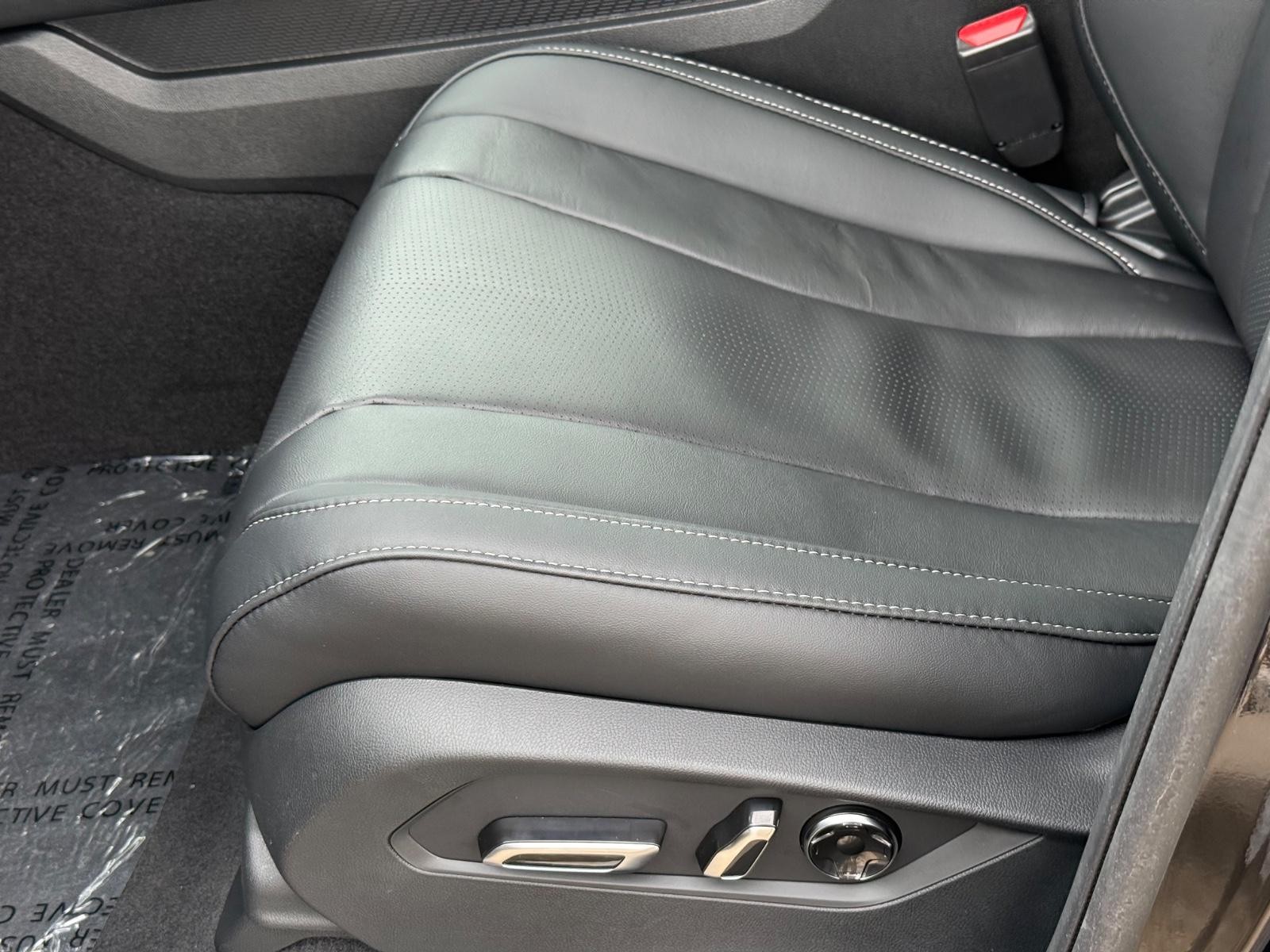 Acura MDX Vehicle Image 16