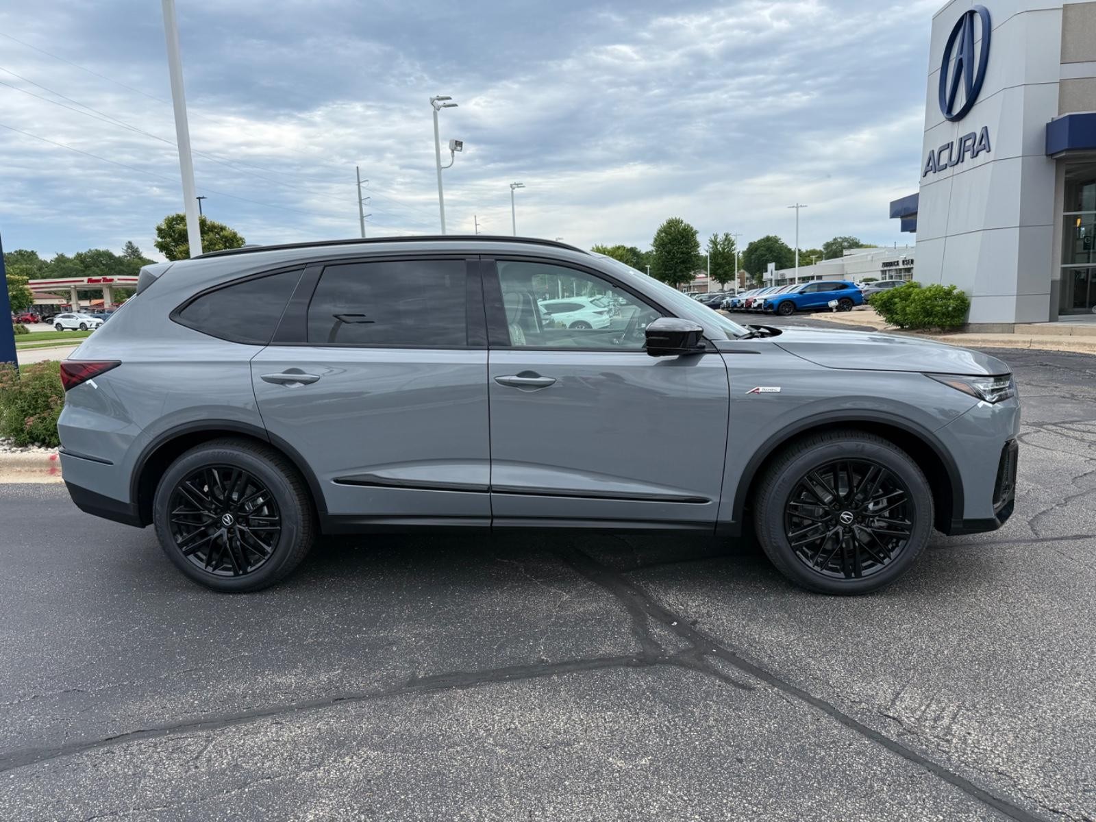 Acura MDX Vehicle Image 02