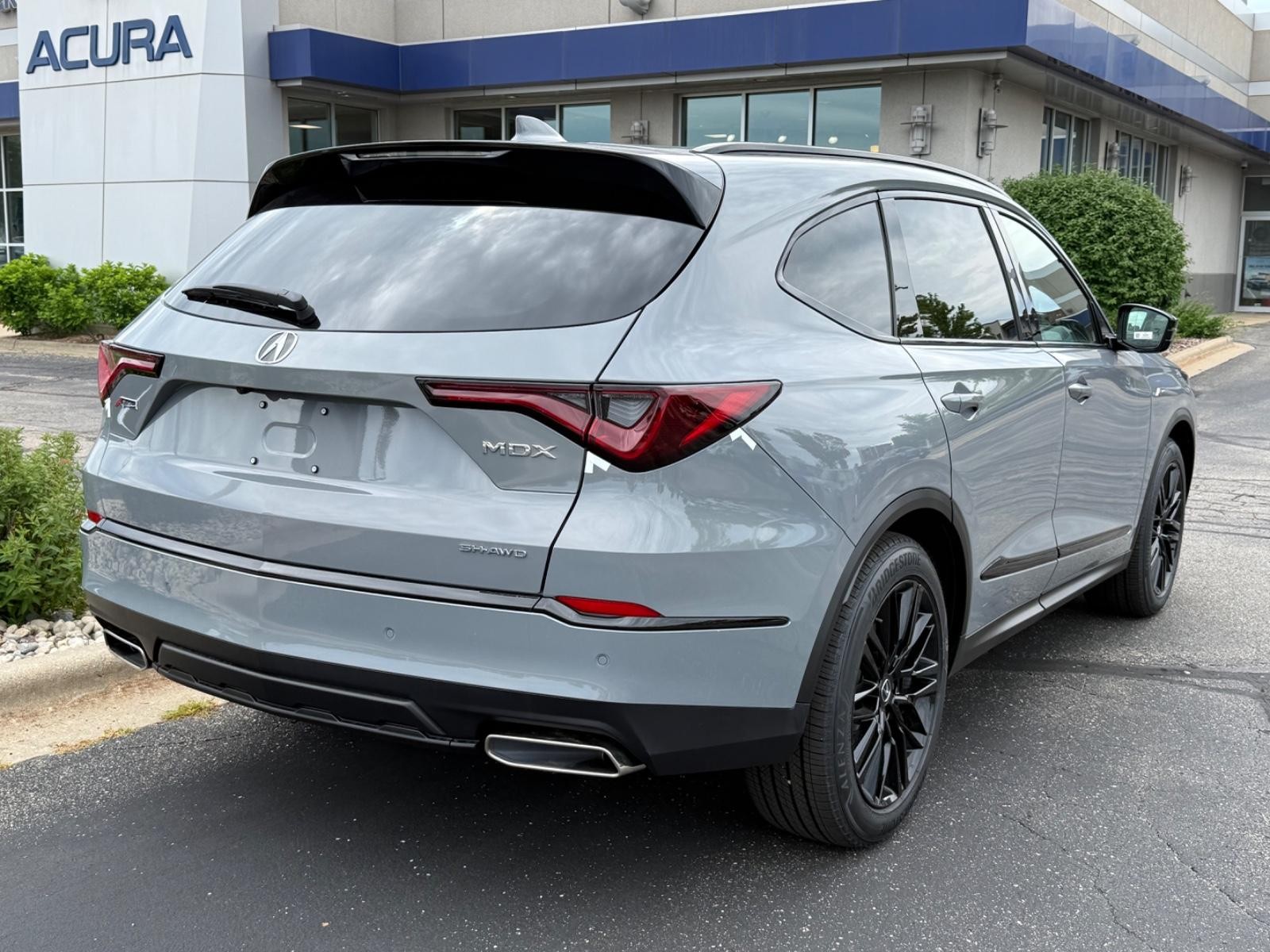 Acura MDX Vehicle Image 03