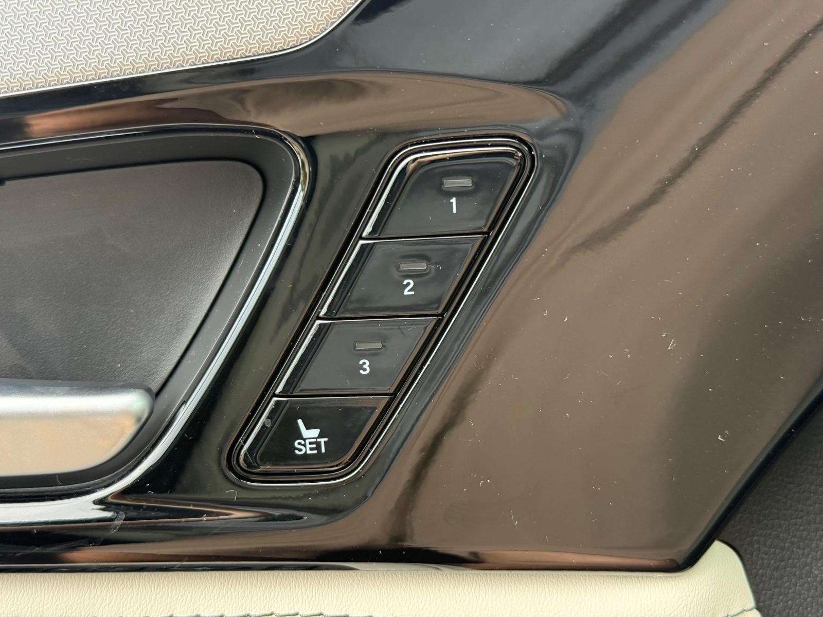 Acura MDX Vehicle Image 10