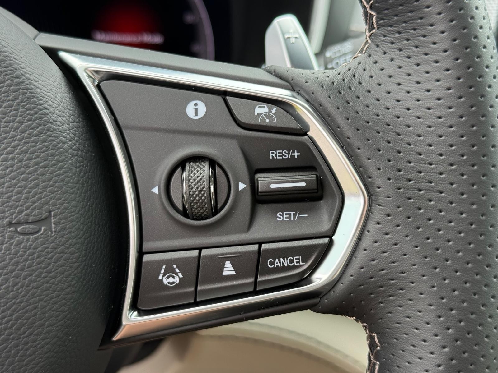 Acura MDX Vehicle Image 12