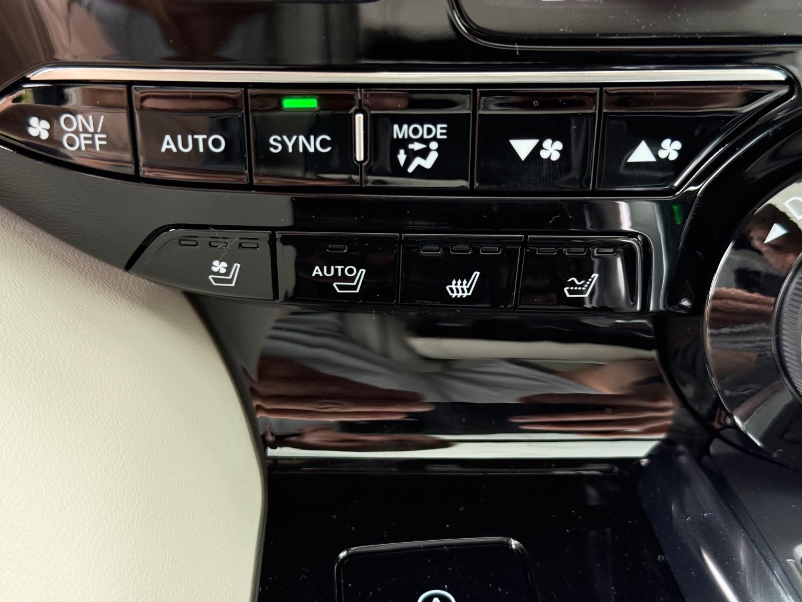 Acura MDX Vehicle Image 14