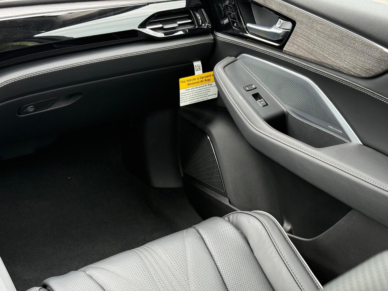 Acura MDX Vehicle Image 09