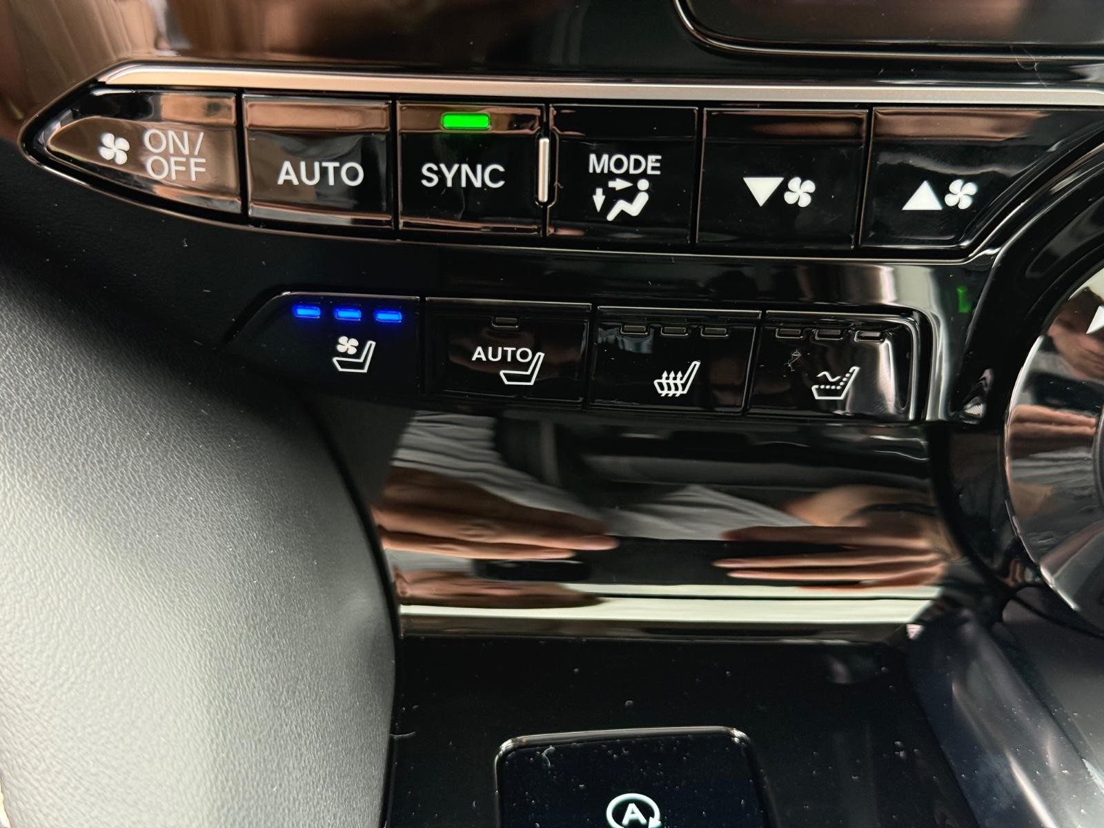 Acura MDX Vehicle Image 14