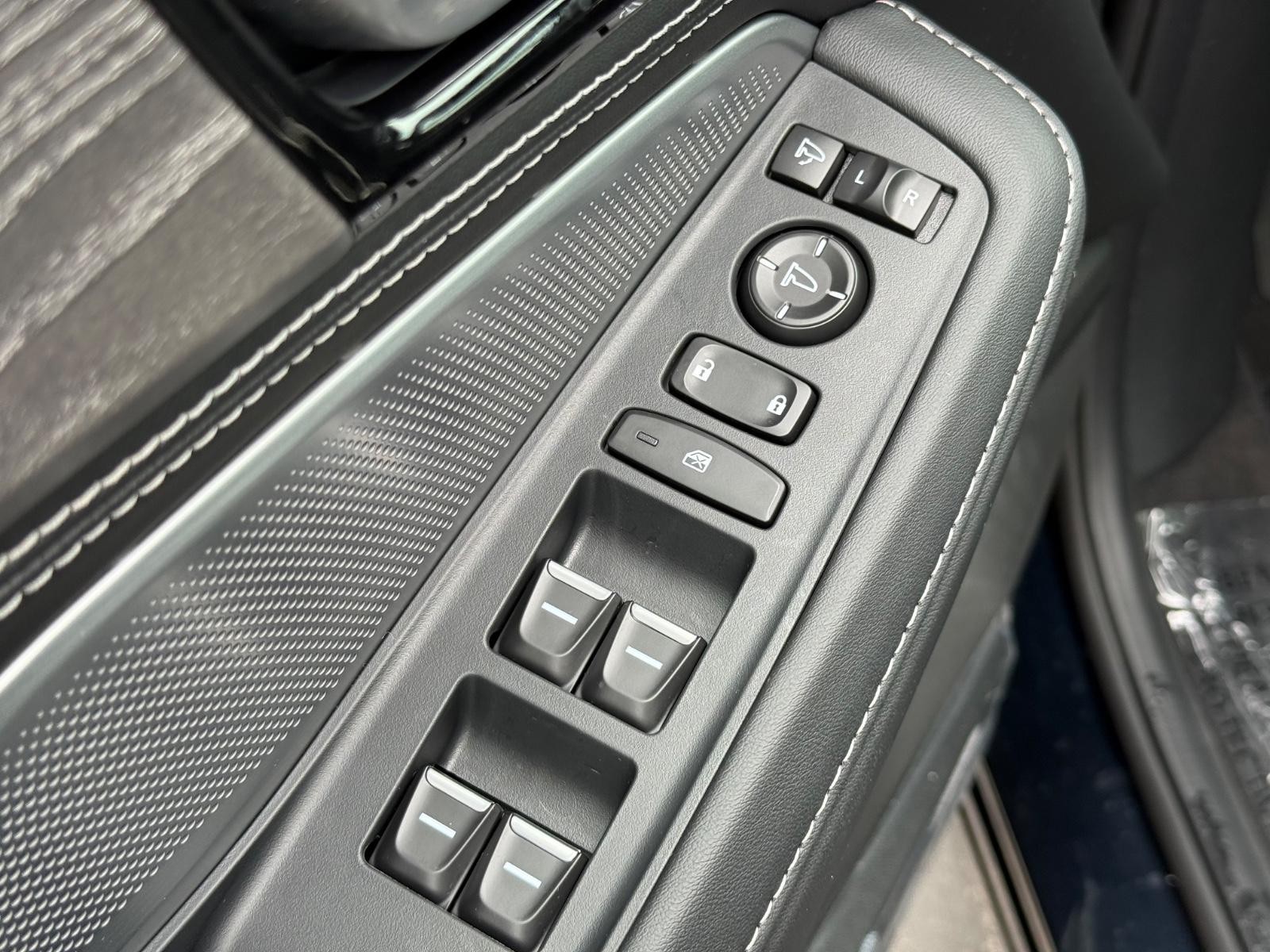 Acura MDX Vehicle Image 15