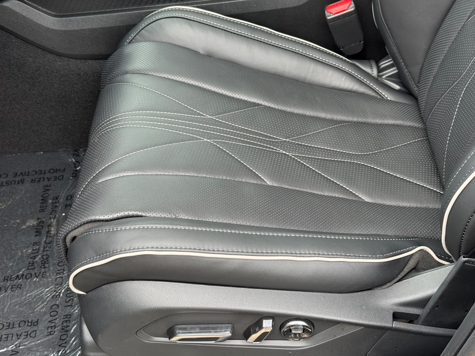 Acura MDX Vehicle Image 16