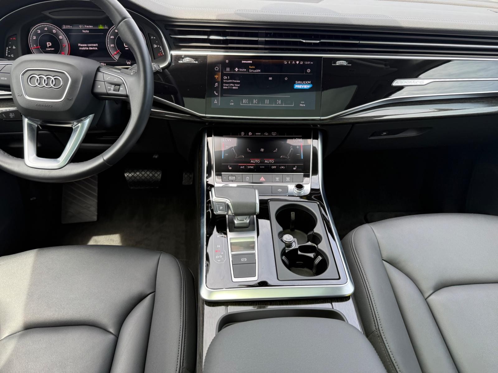 Audi Q7 Vehicle Full-screen Gallery Image 11