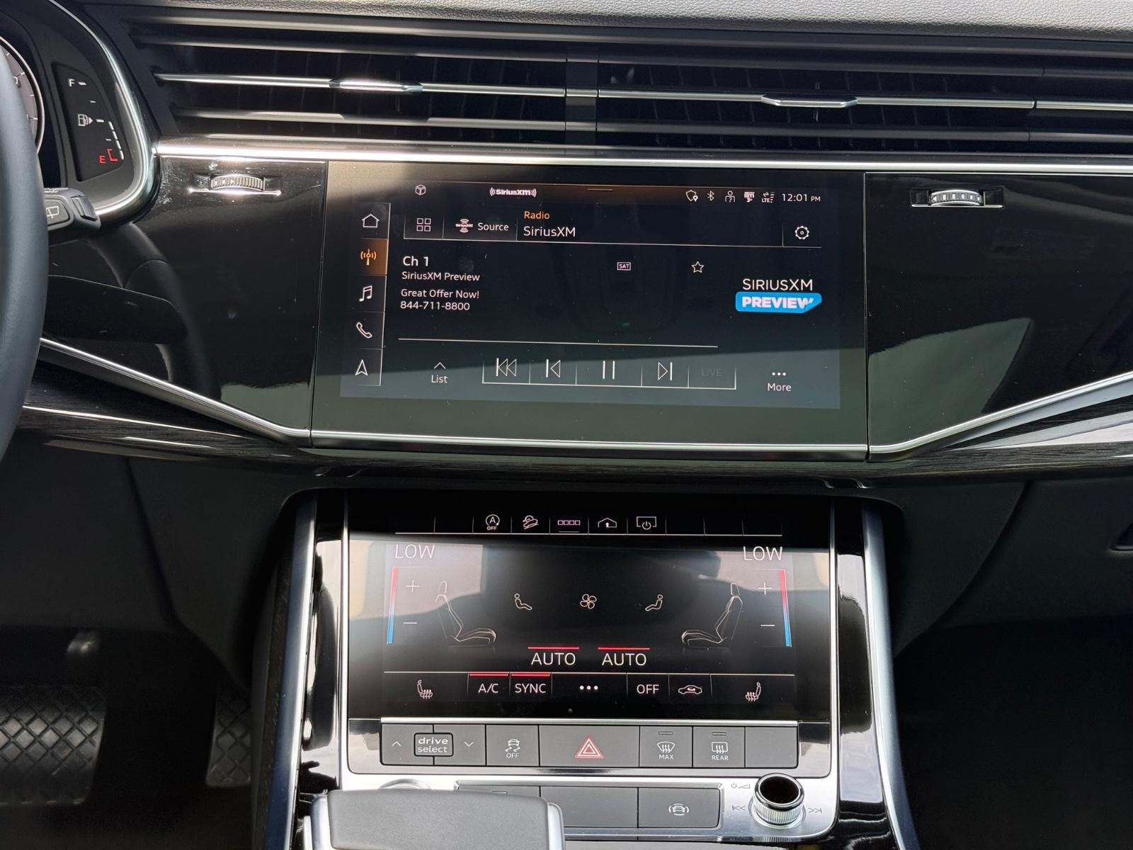 Audi Q7 Vehicle Full-screen Gallery Image 13