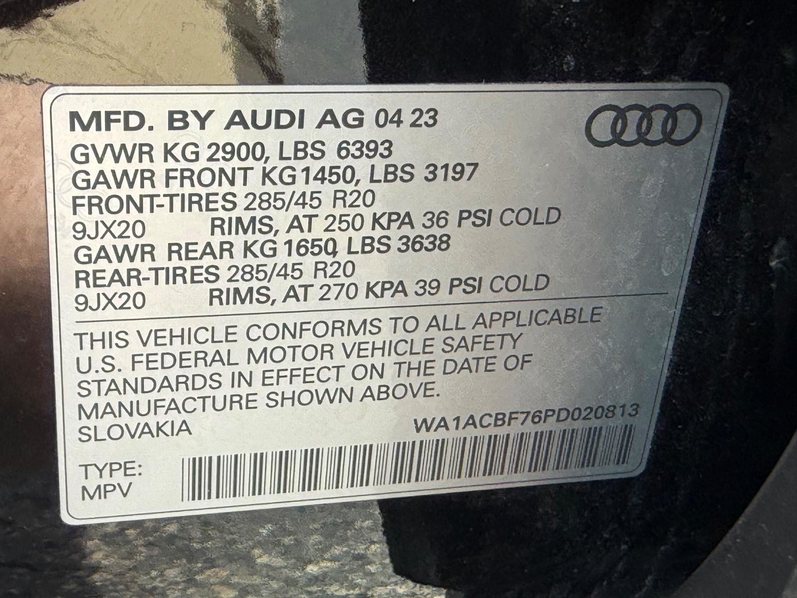 Audi Q7 Vehicle Full-screen Gallery Image 24