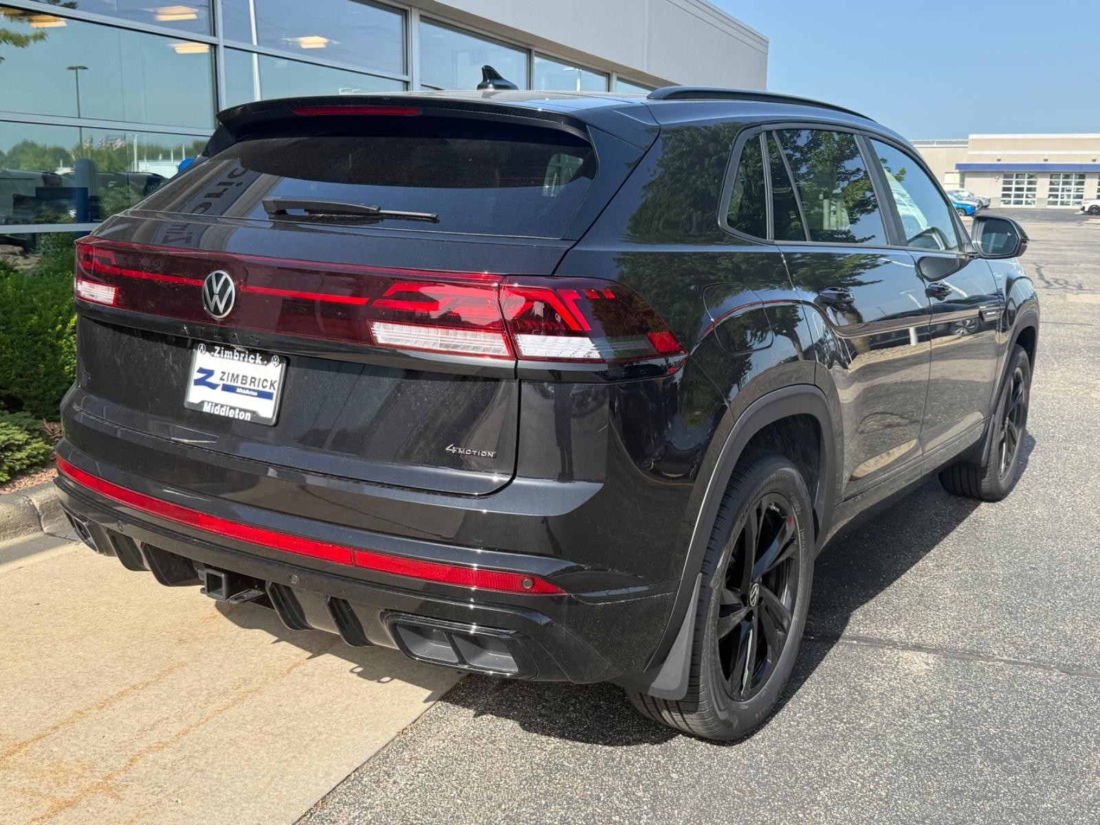 Volkswagen Atlas Cross Sport Vehicle Image 03