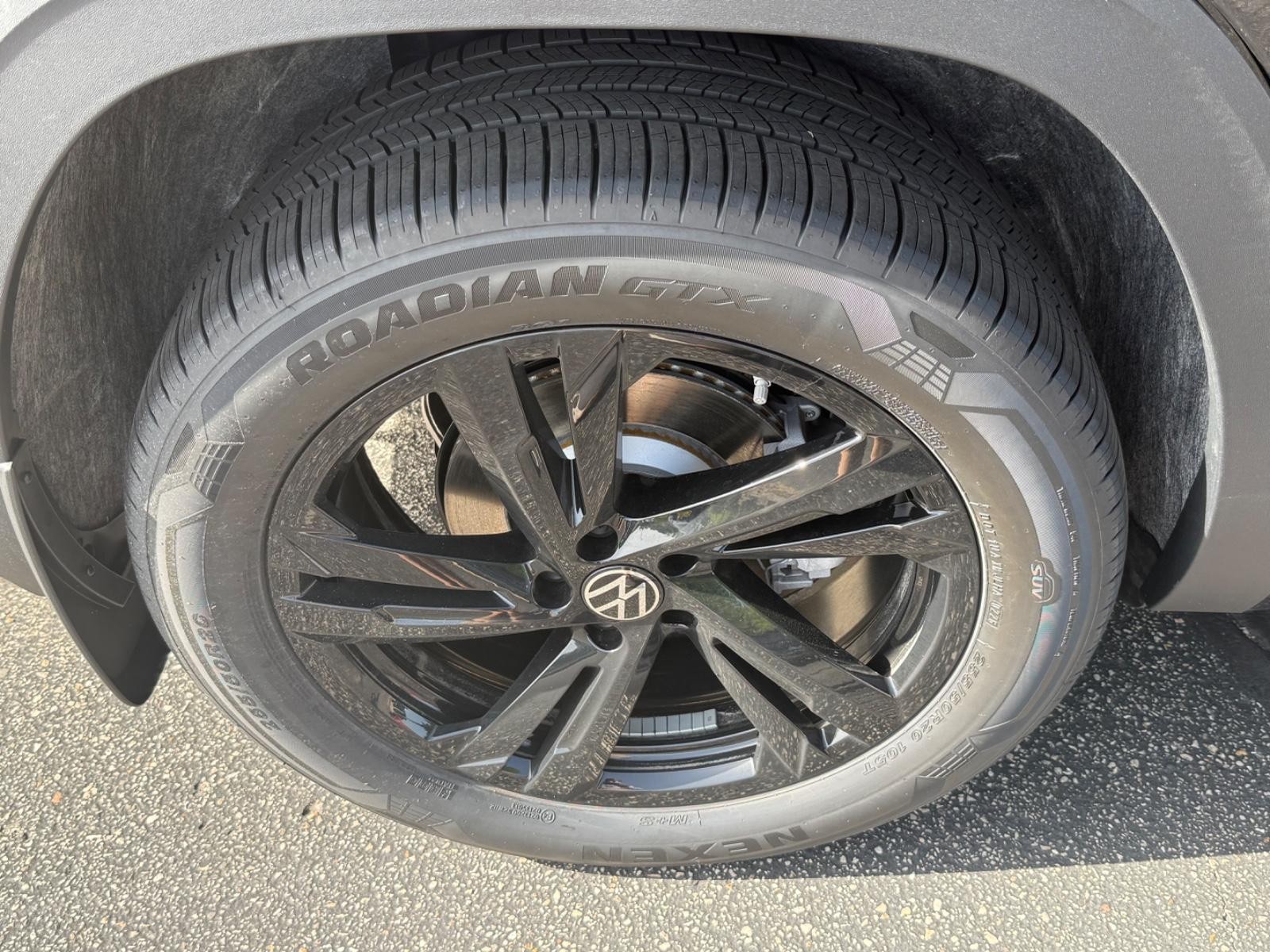 Volkswagen Atlas Cross Sport Vehicle Image 04