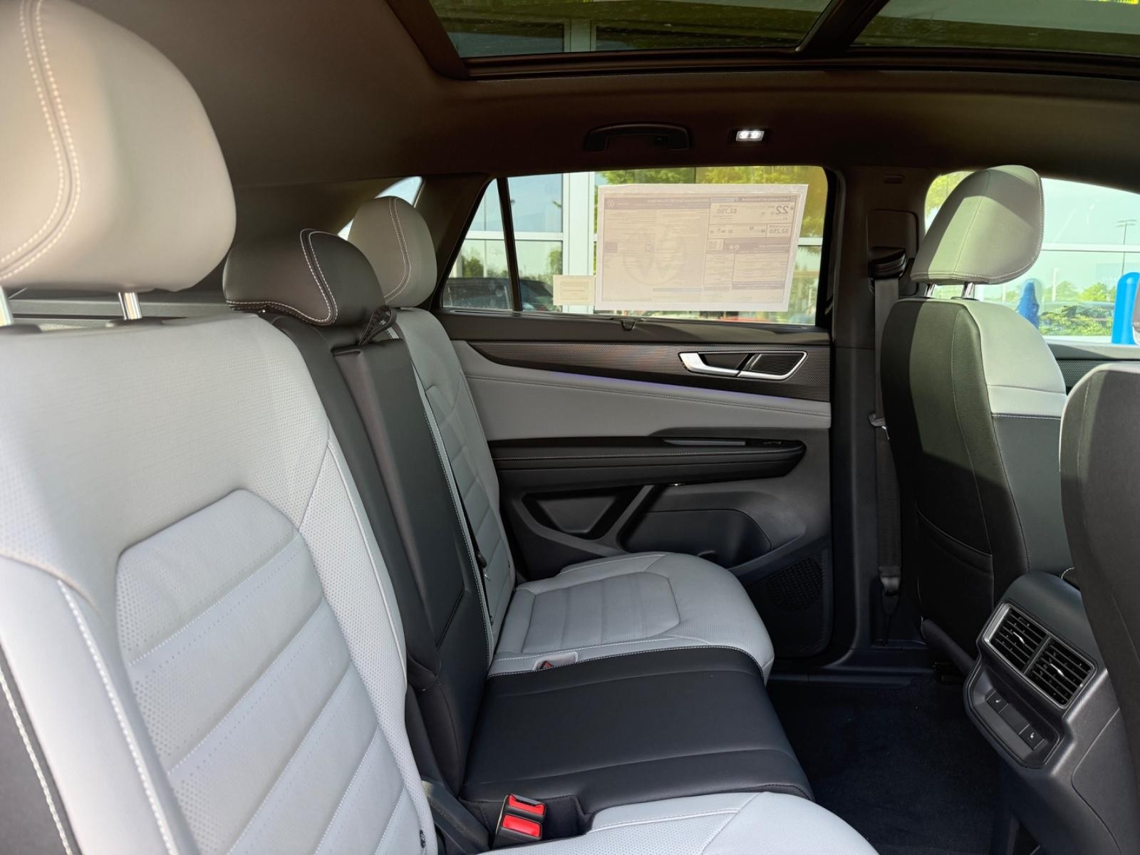 Volkswagen Atlas Cross Sport Vehicle Image 05