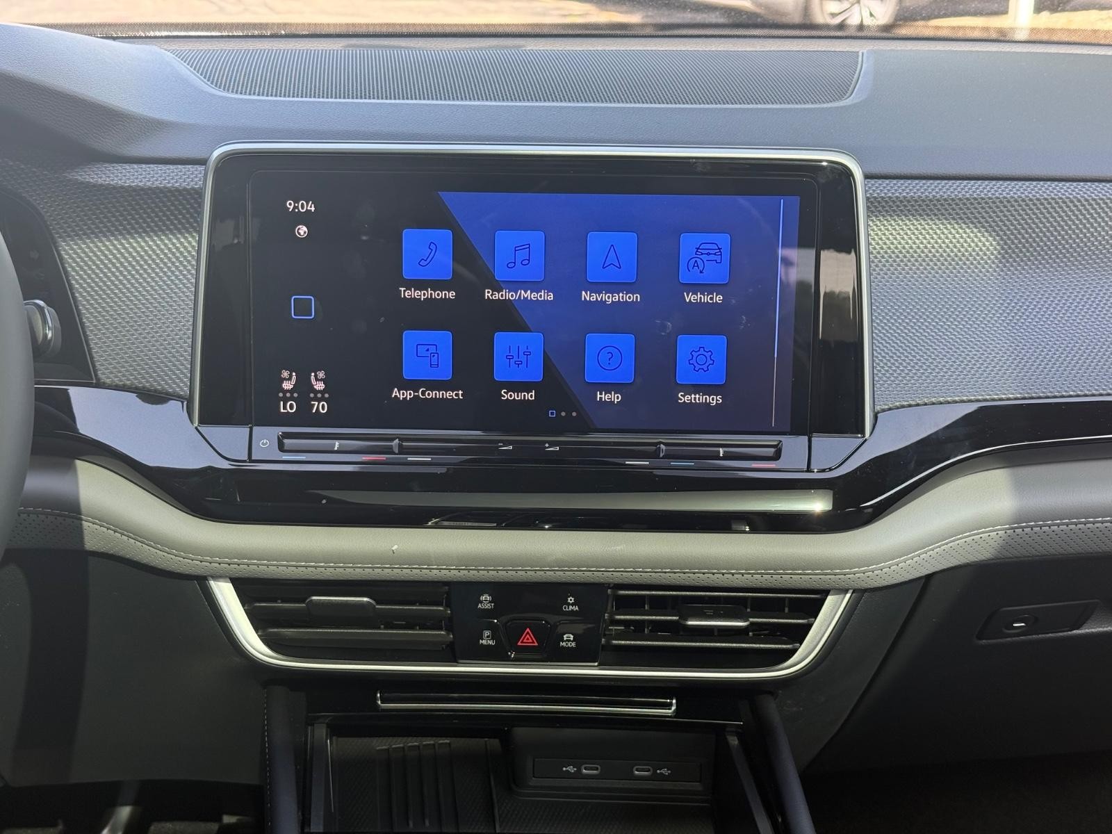 Volkswagen Atlas Cross Sport Vehicle Image 07