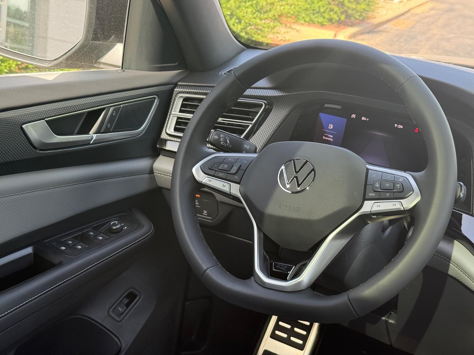 Volkswagen Atlas Cross Sport Vehicle Image 09