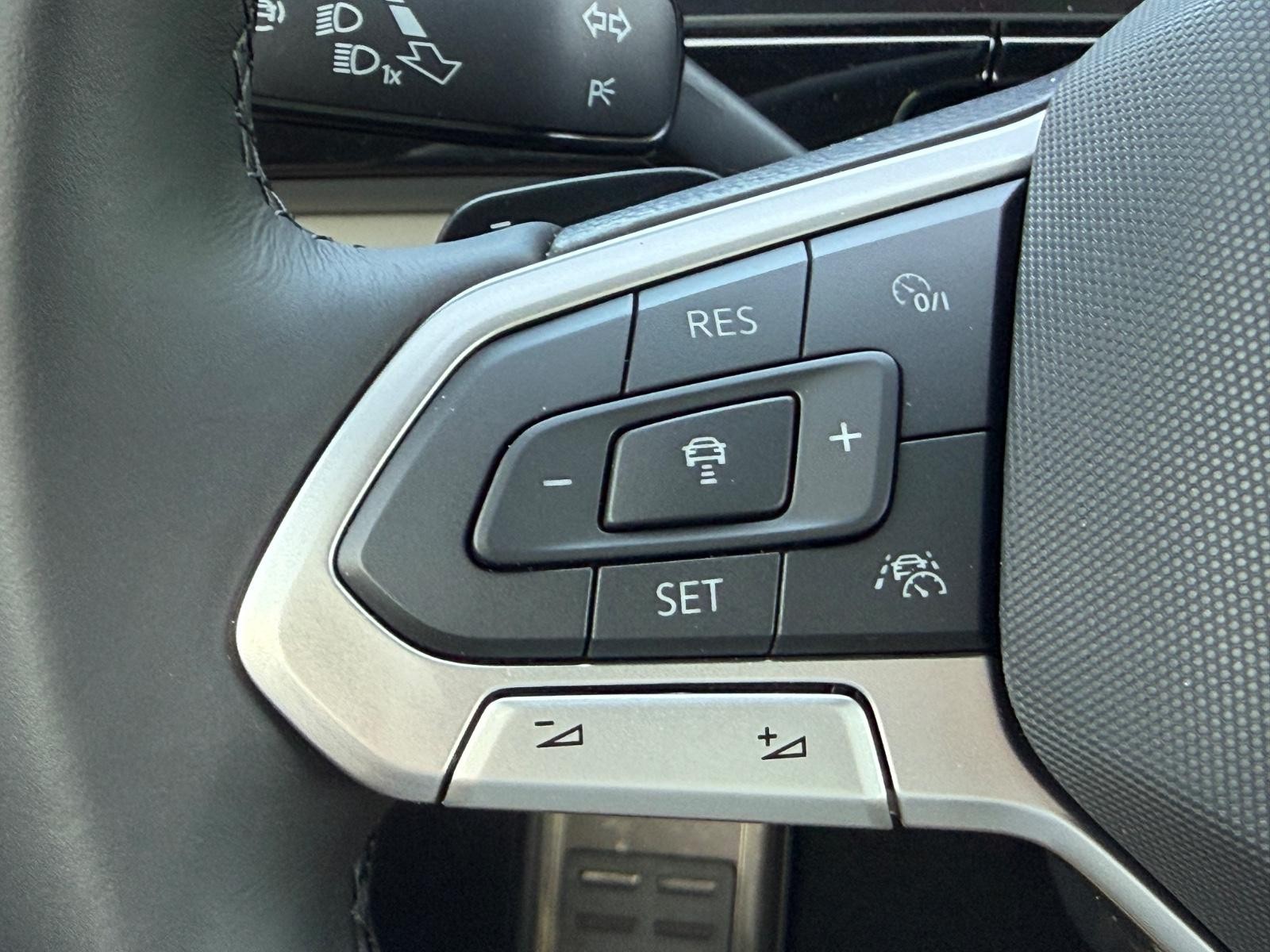 Volkswagen Atlas Cross Sport Vehicle Image 11