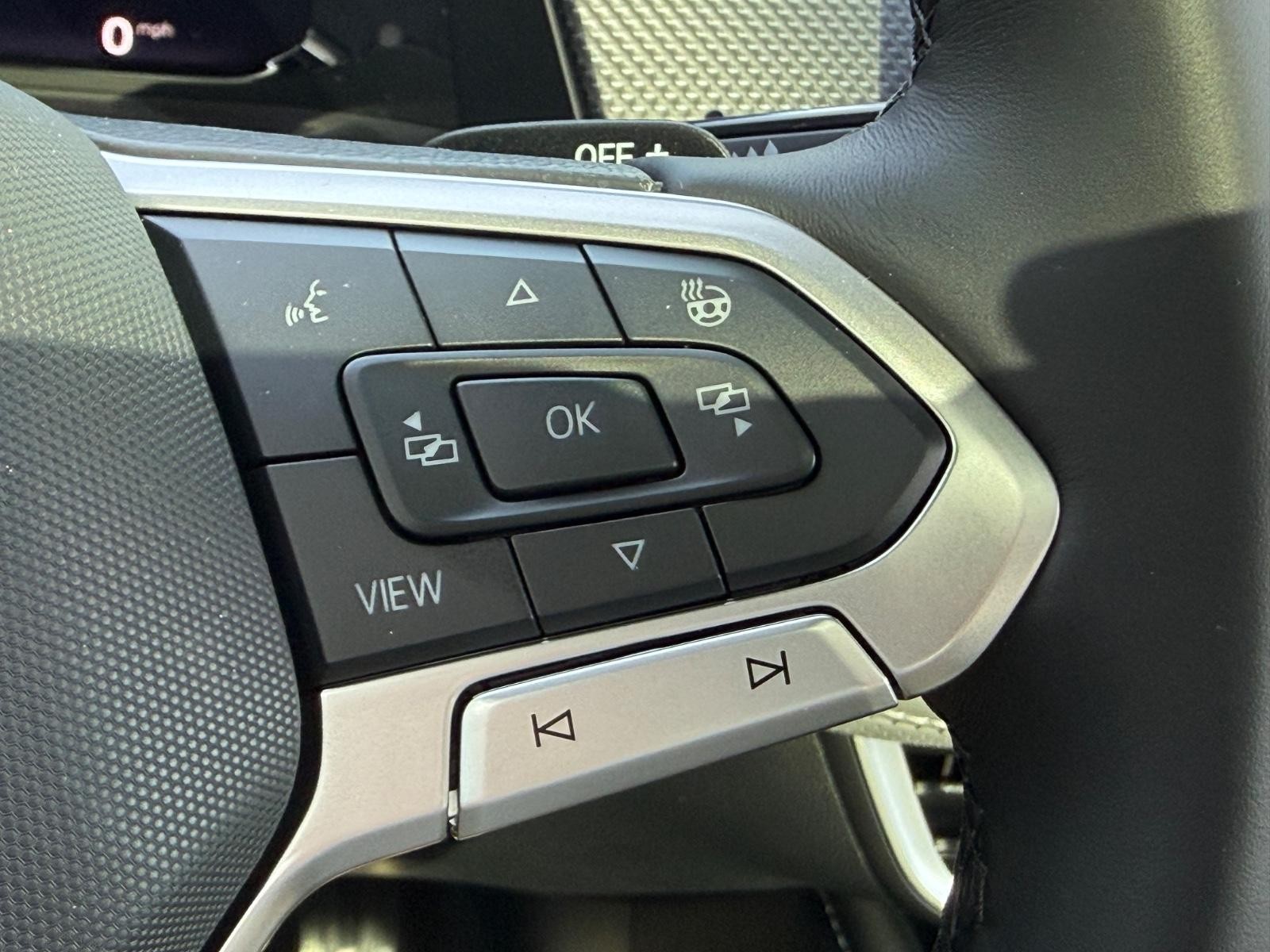 Volkswagen Atlas Cross Sport Vehicle Image 12