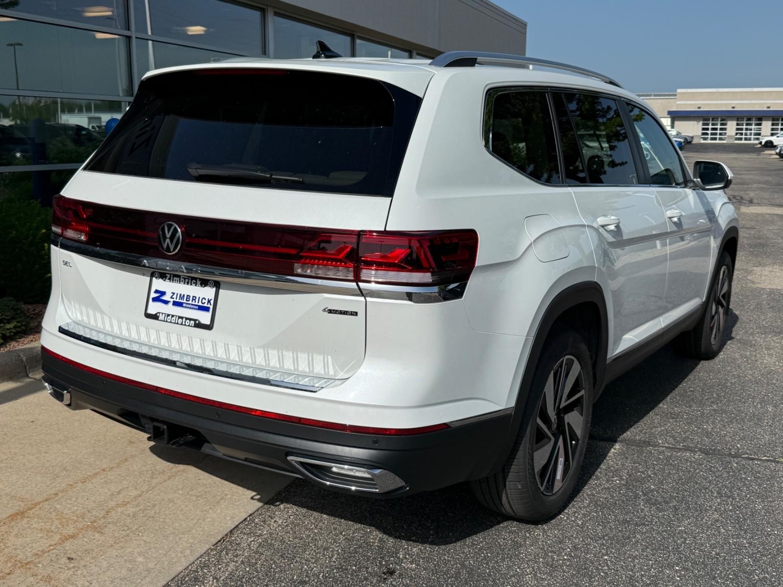 Volkswagen Atlas Vehicle Image 03