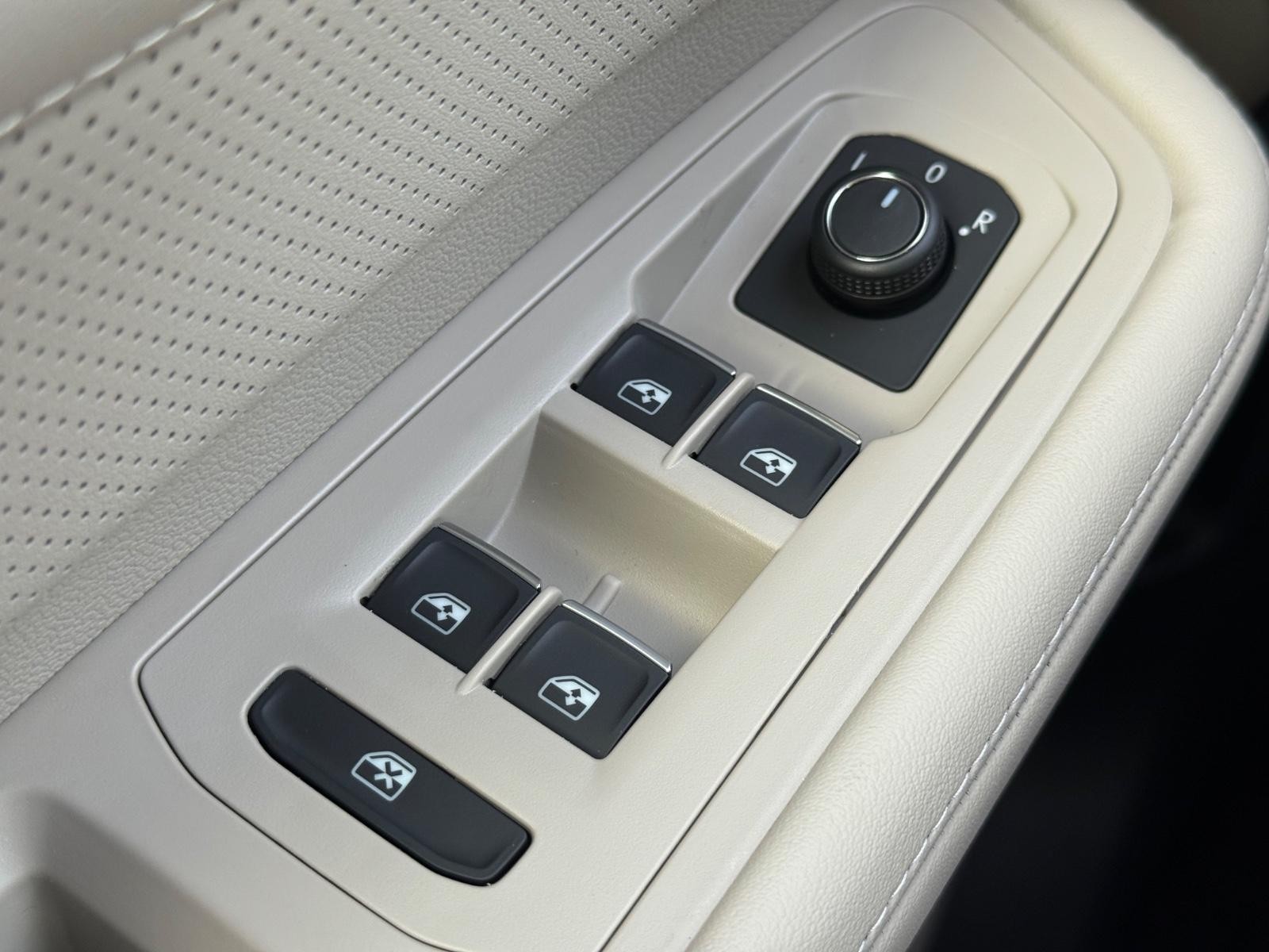 Volkswagen Atlas Vehicle Image 16