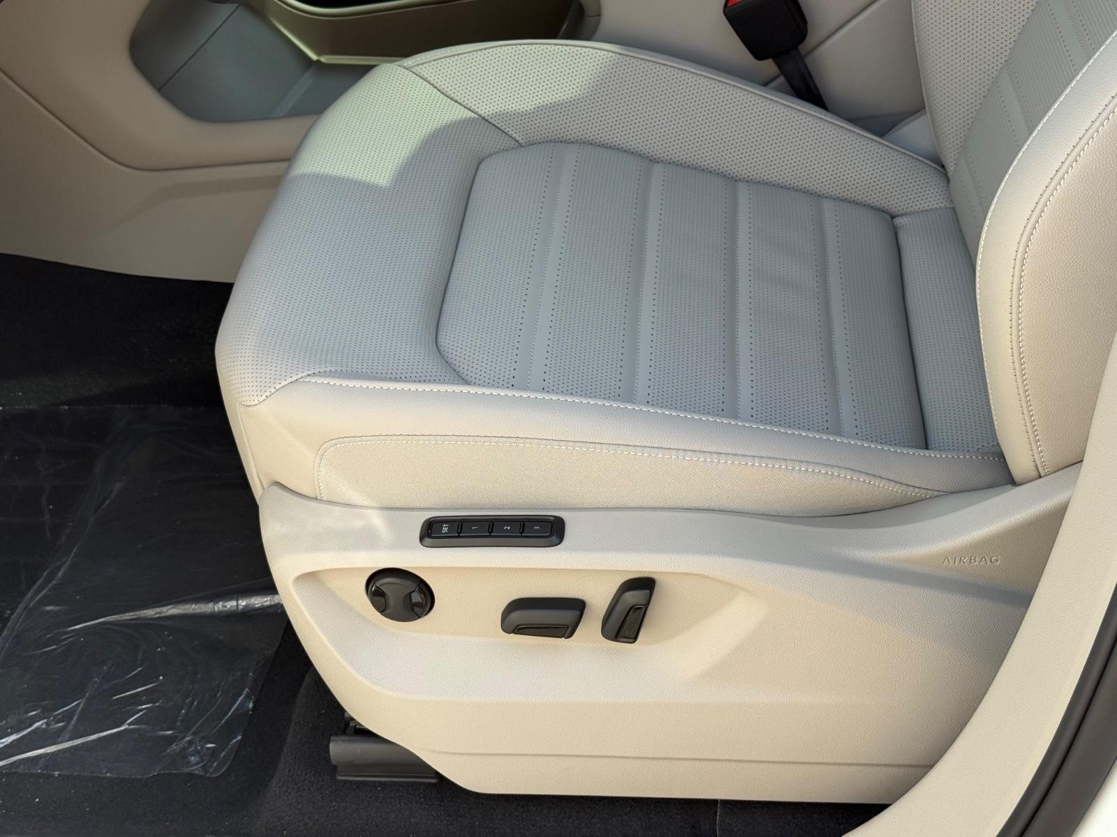Volkswagen Atlas Vehicle Image 17