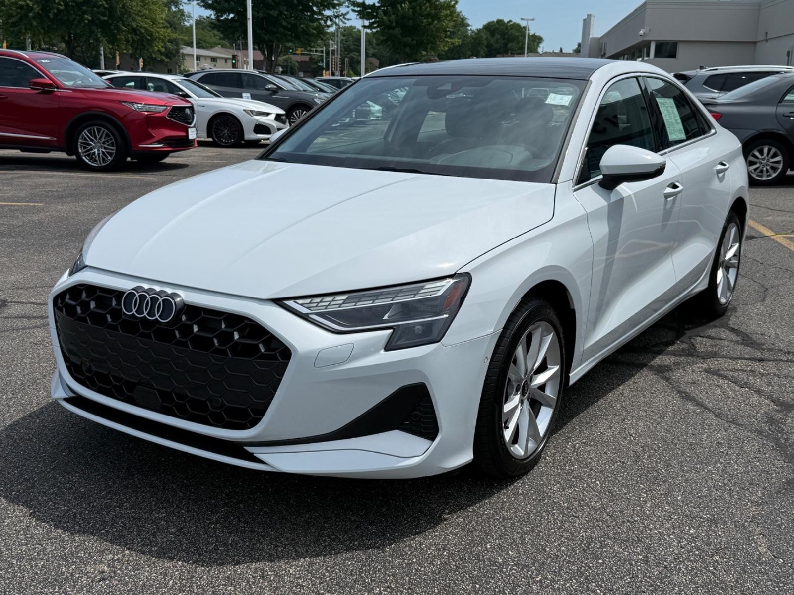 Audi A3 Vehicle Full-screen Gallery Image 08