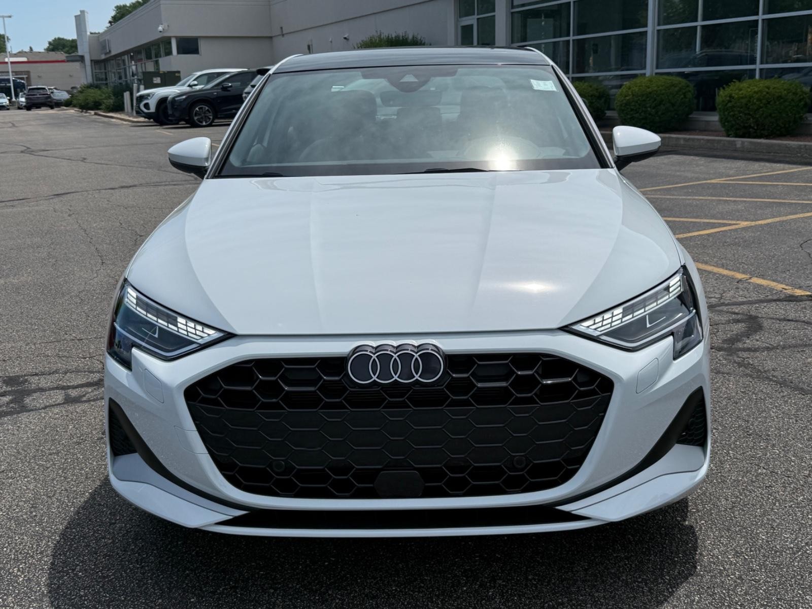 Audi A3 Vehicle Full-screen Gallery Image 09