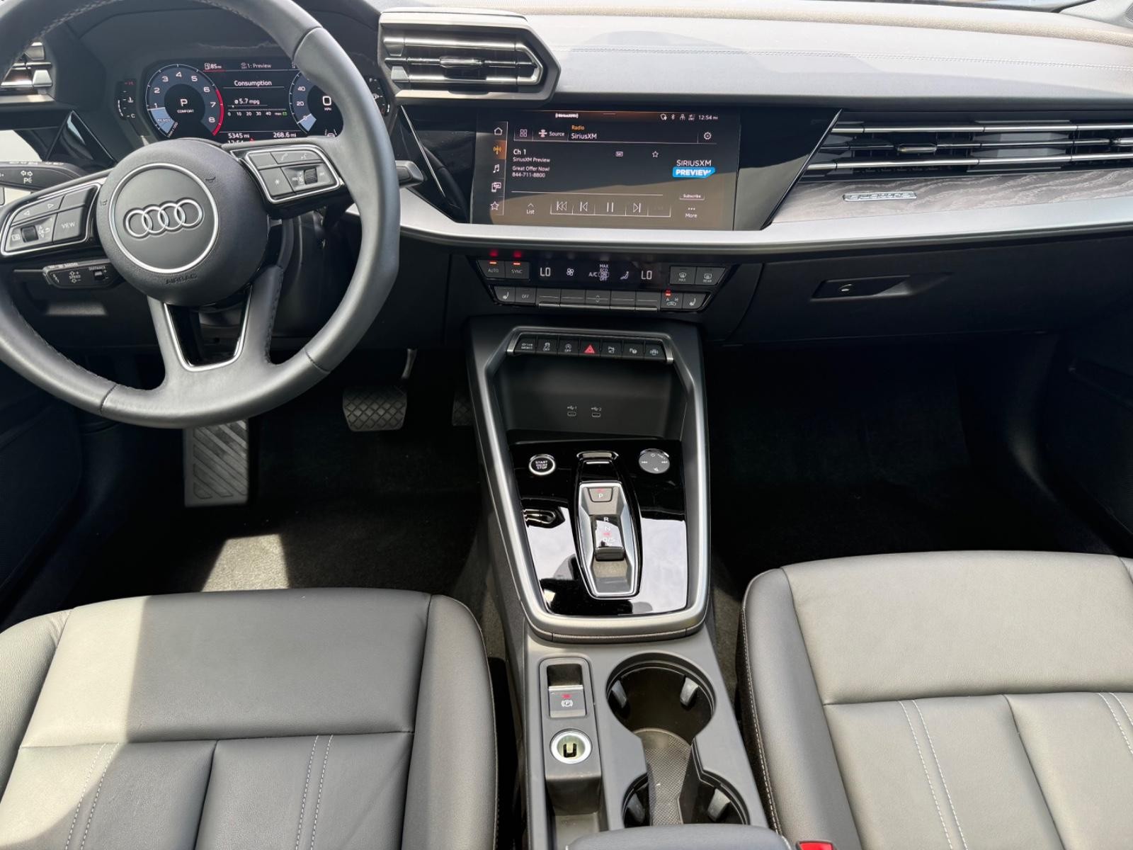 Audi A3 Vehicle Full-screen Gallery Image 11