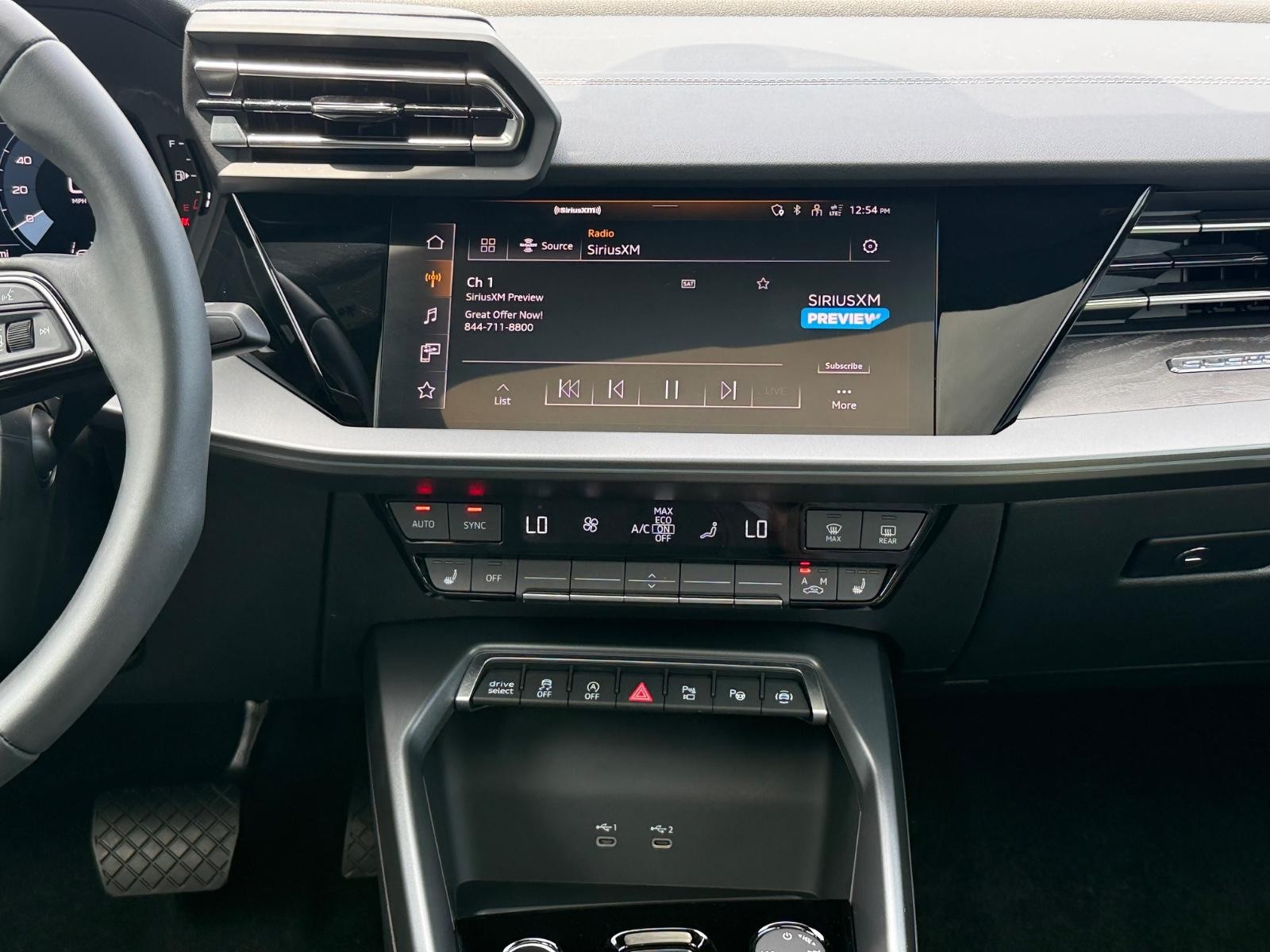 Audi A3 Vehicle Full-screen Gallery Image 12