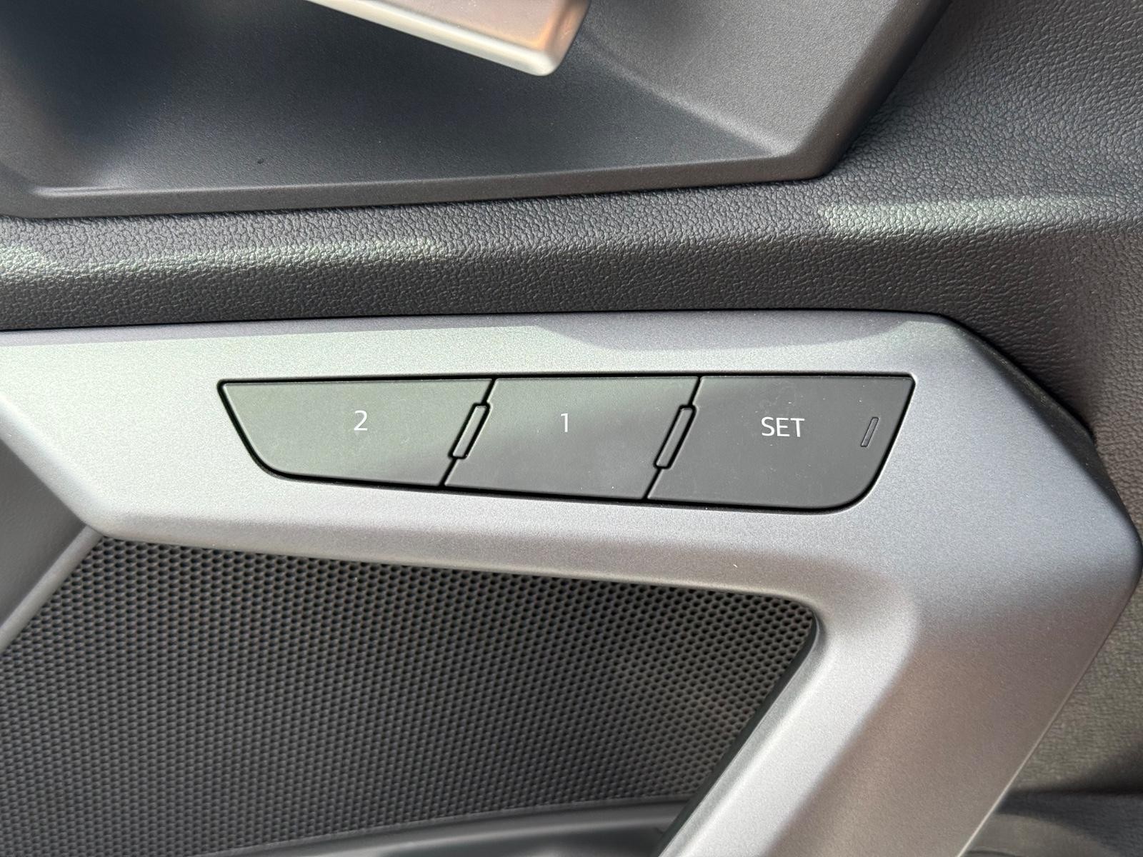 Audi A3 Vehicle Full-screen Gallery Image 17