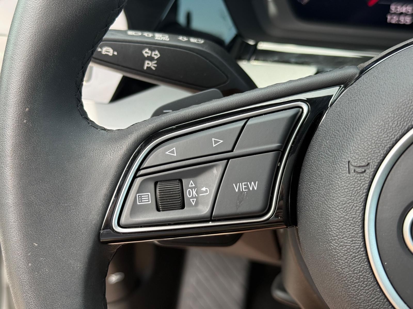 Audi A3 Vehicle Full-screen Gallery Image 18