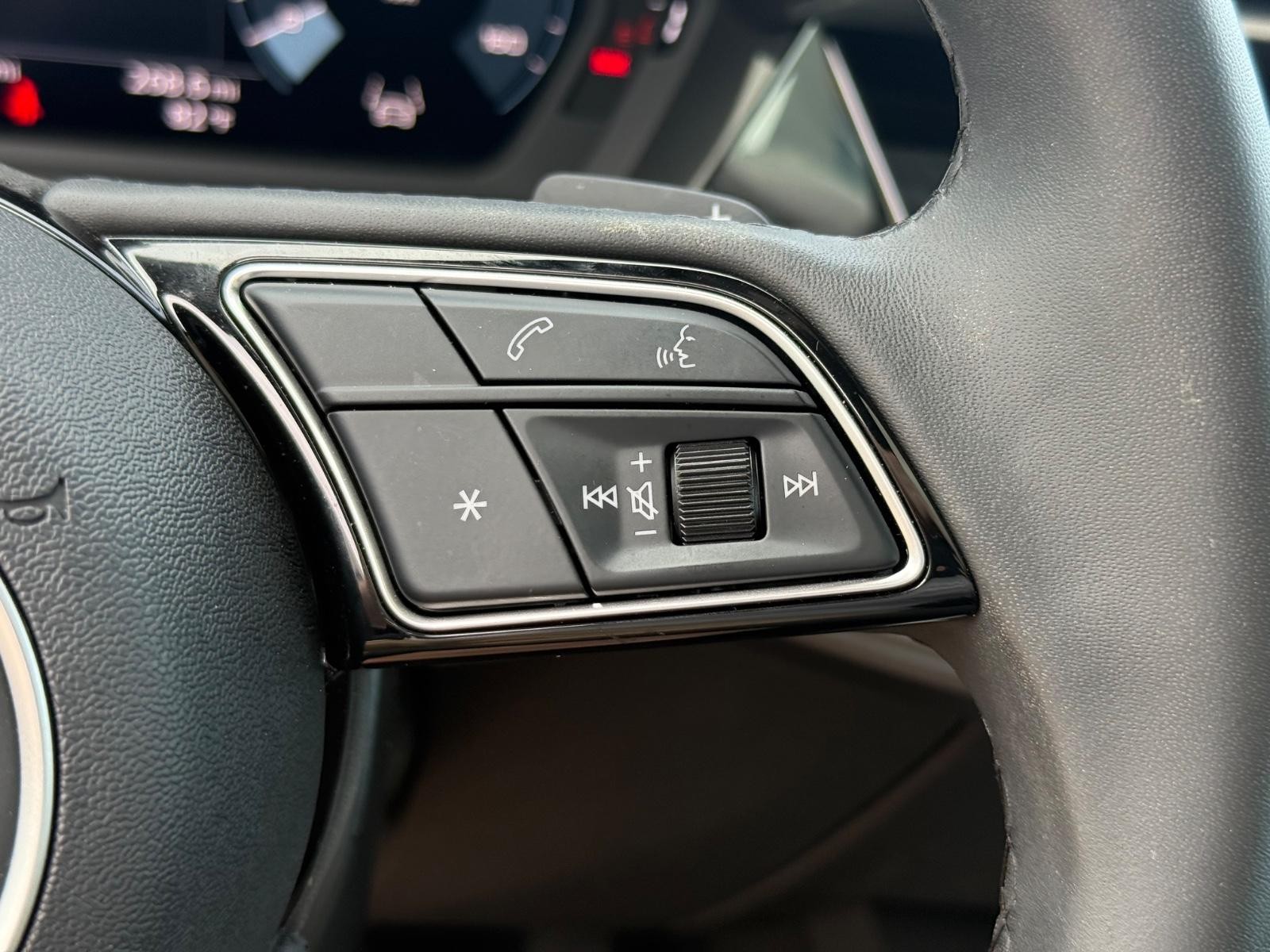 Audi A3 Vehicle Full-screen Gallery Image 19