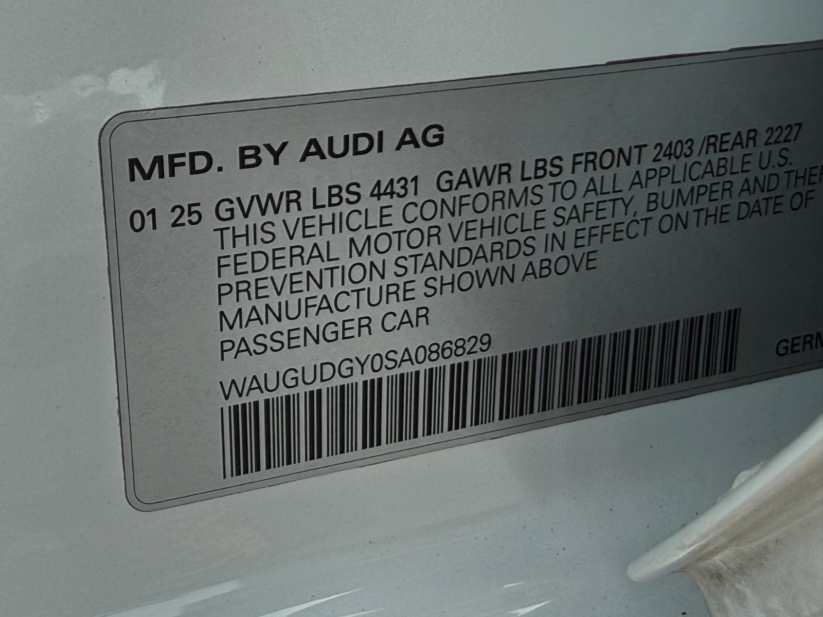 Audi A3 Vehicle Full-screen Gallery Image 25