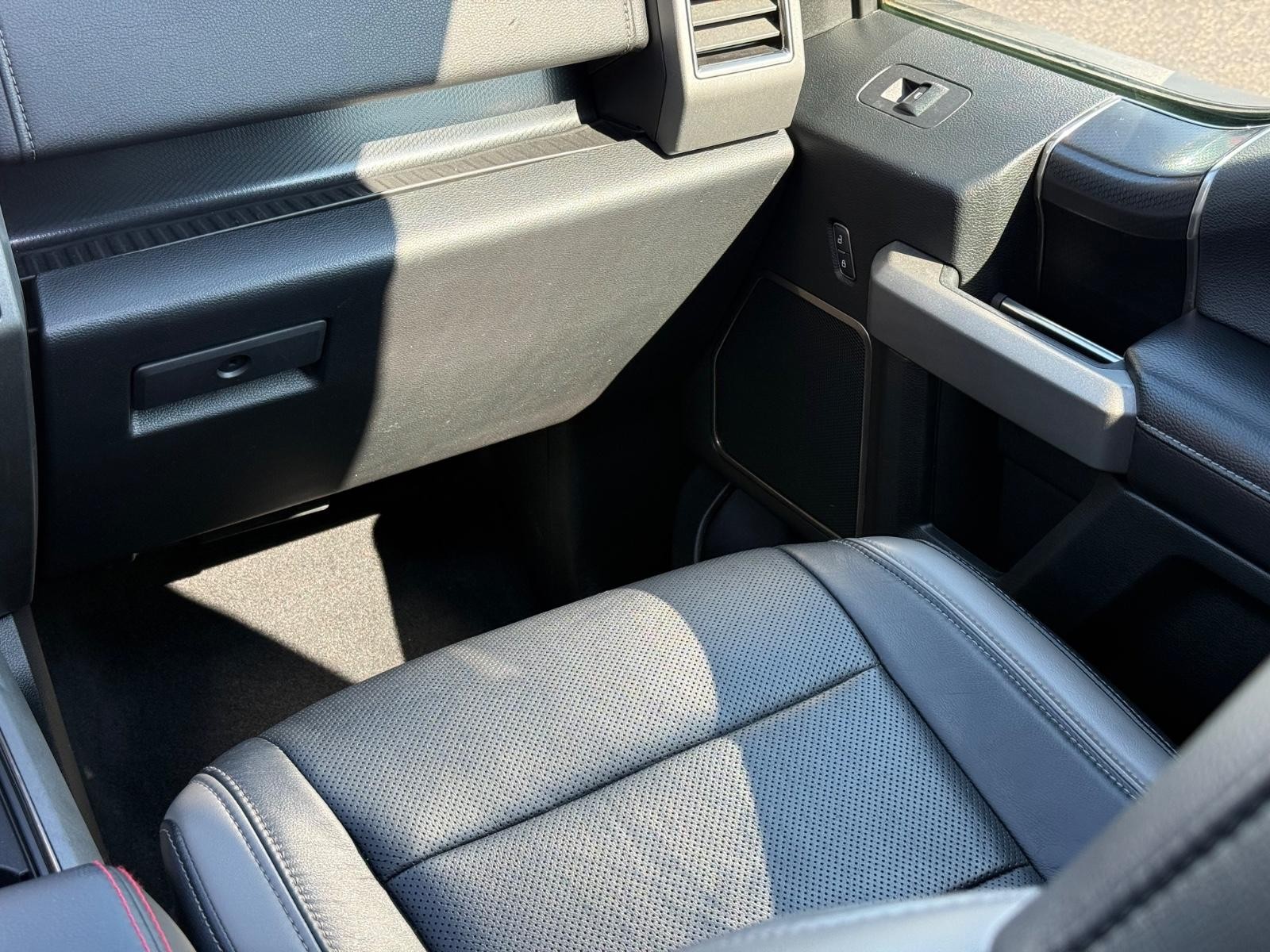 Ford F-150 Vehicle Image 15