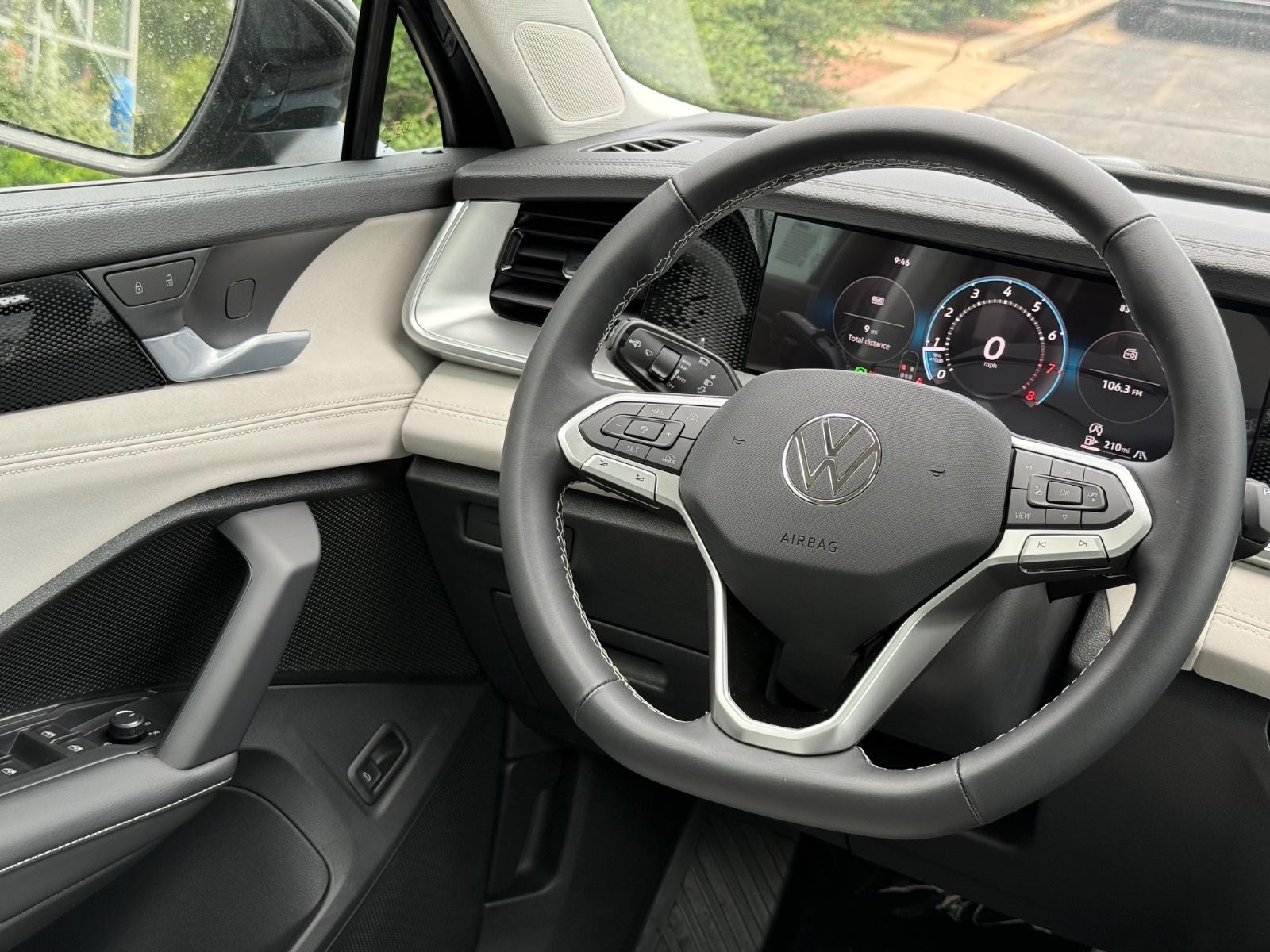 Volkswagen Tiguan Vehicle Image 08