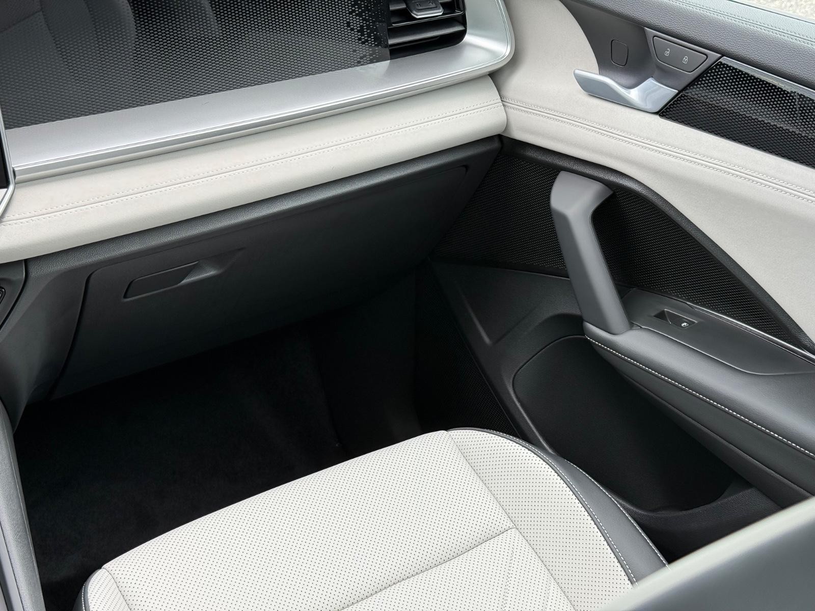 Volkswagen Tiguan Vehicle Image 09
