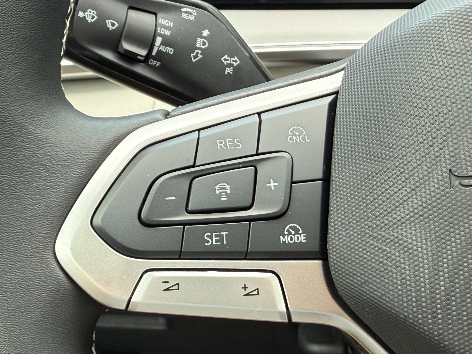 Volkswagen Tiguan Vehicle Image 10