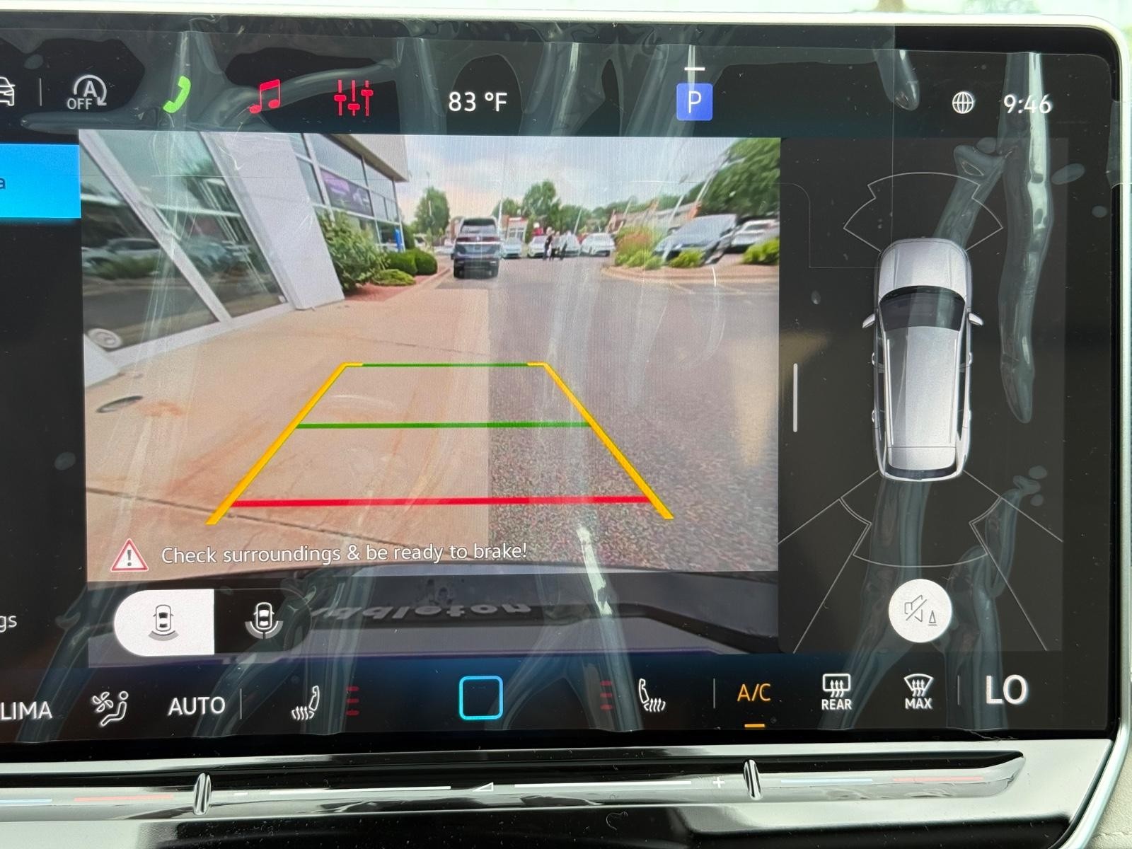 Volkswagen Tiguan Vehicle Image 13