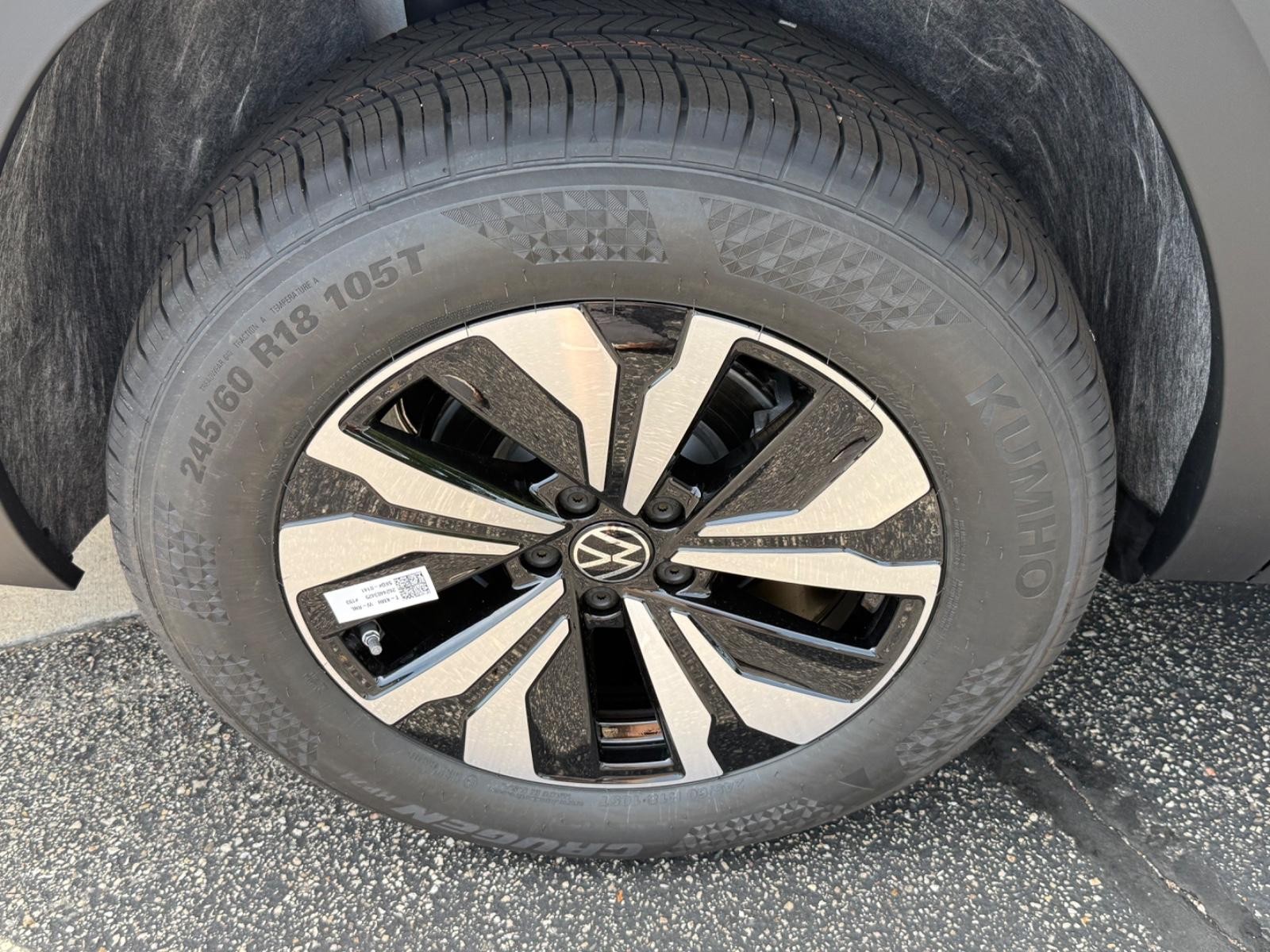 Volkswagen Atlas Vehicle Image 04