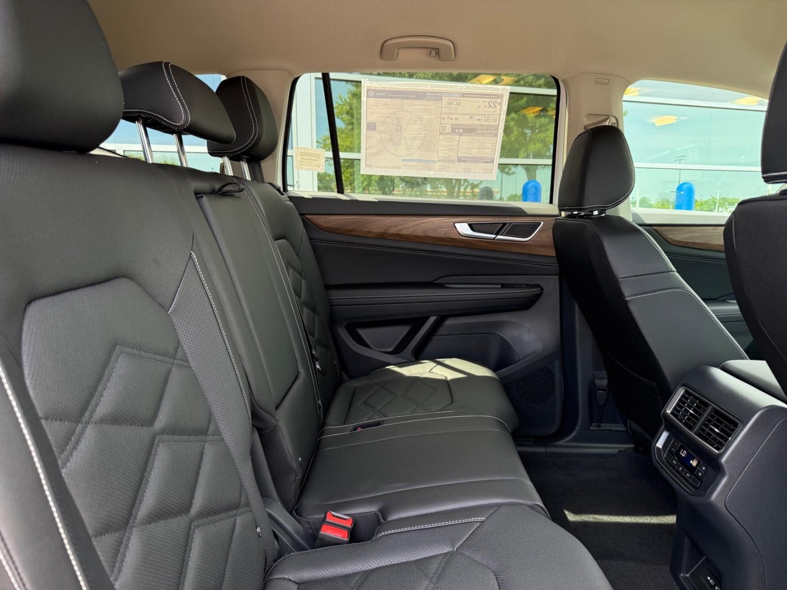 Volkswagen Atlas Vehicle Image 06