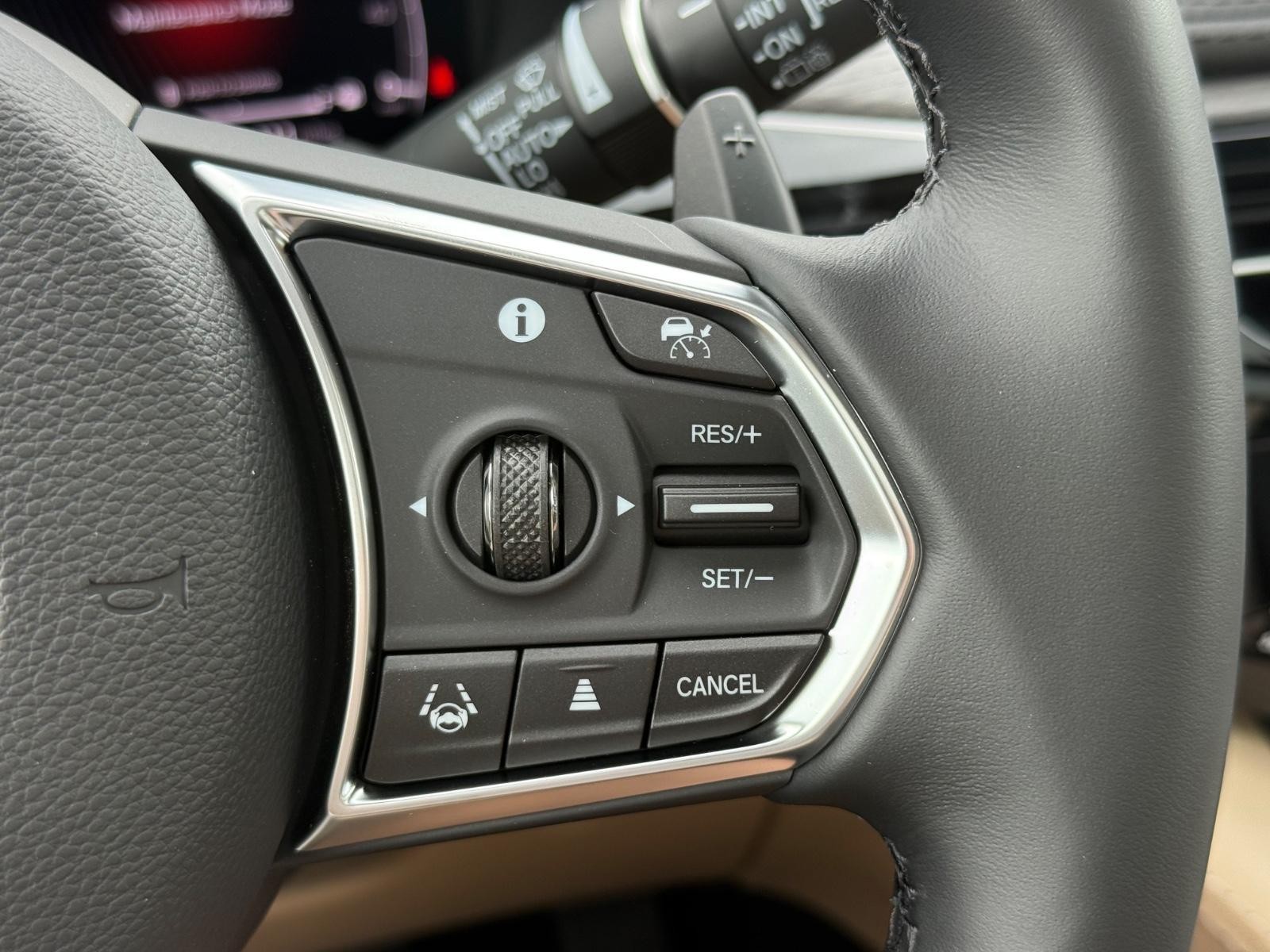 Acura MDX Vehicle Image 12