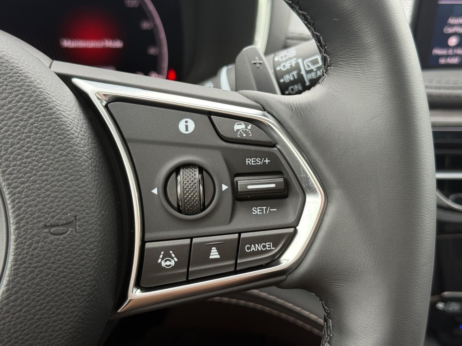 Acura MDX Vehicle Image 12