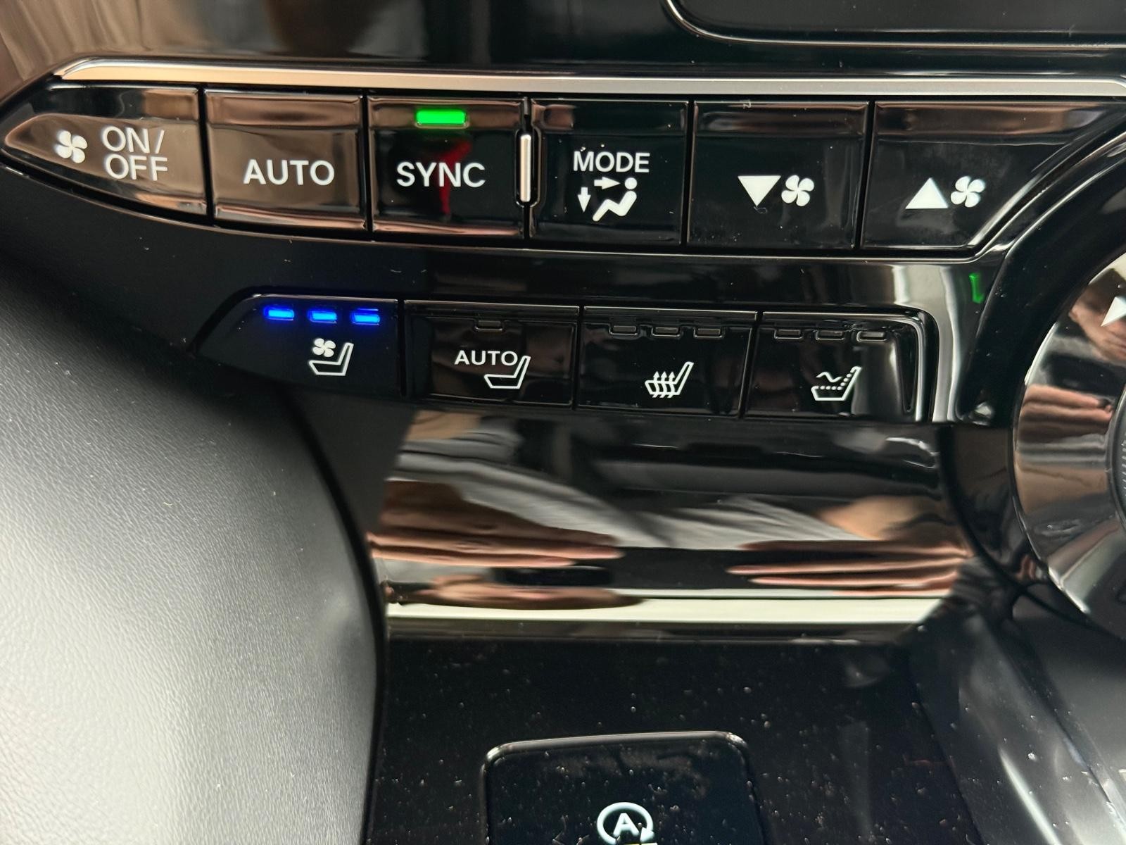 Acura MDX Vehicle Image 14