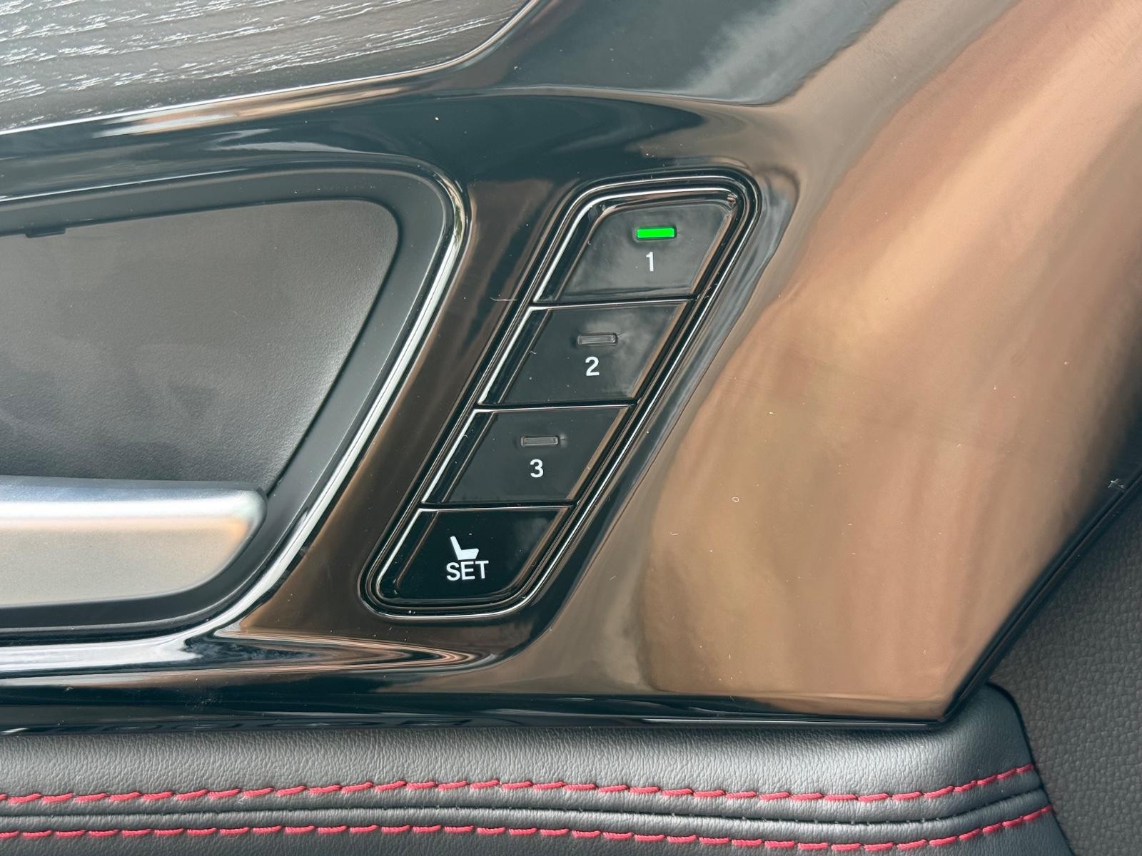 Acura MDX Vehicle Image 10