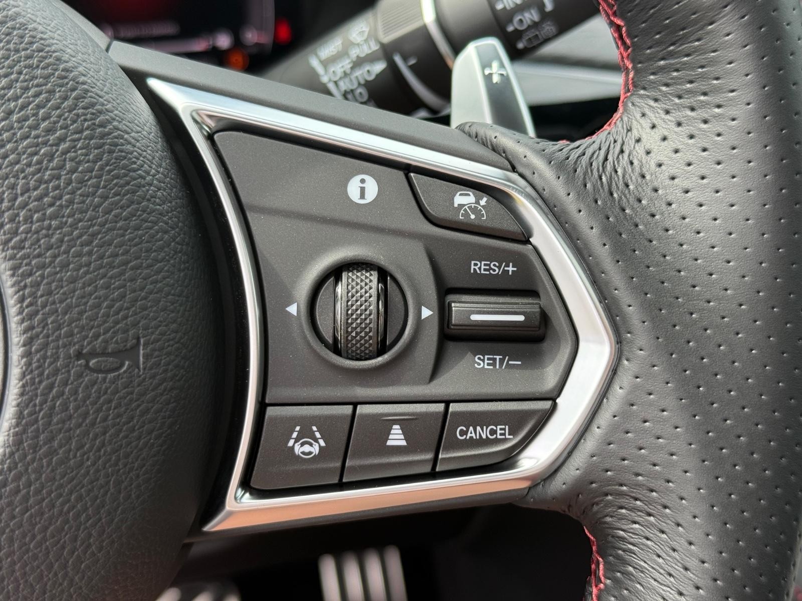 Acura MDX Vehicle Image 12