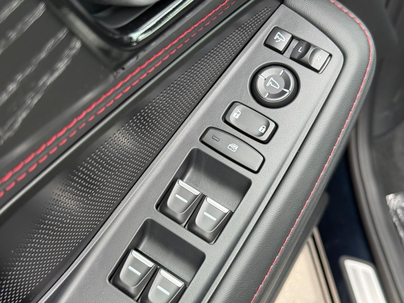 Acura MDX Vehicle Image 15
