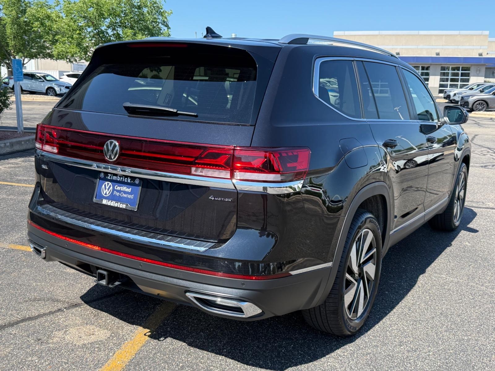 Volkswagen Atlas Vehicle Image 03