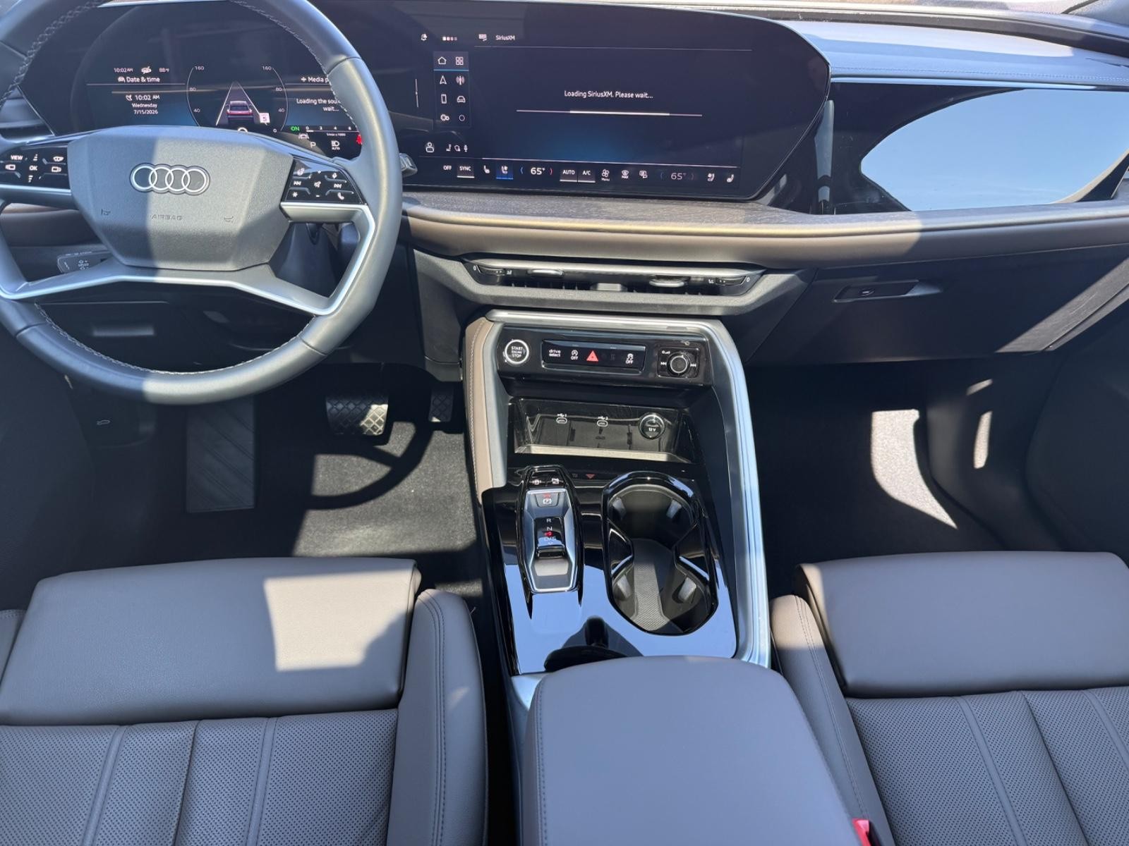 Audi Q5 Vehicle Full-screen Gallery Image 11