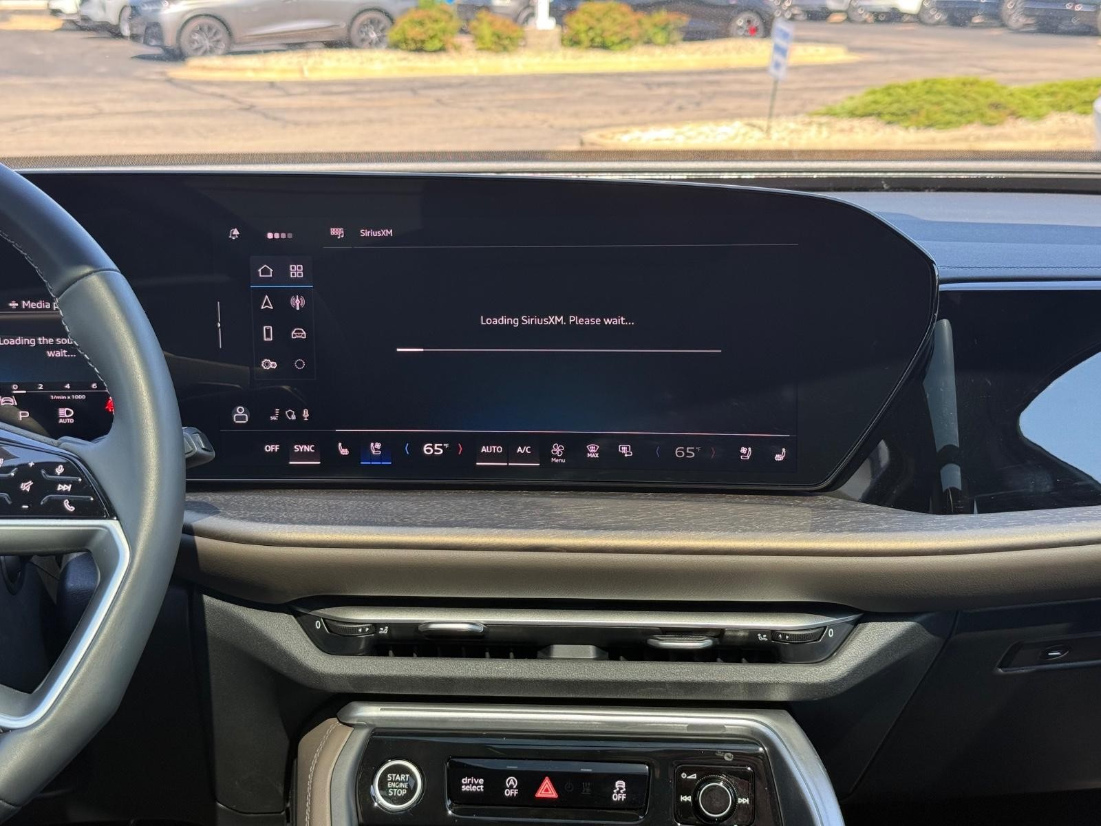 Audi Q5 Vehicle Full-screen Gallery Image 12