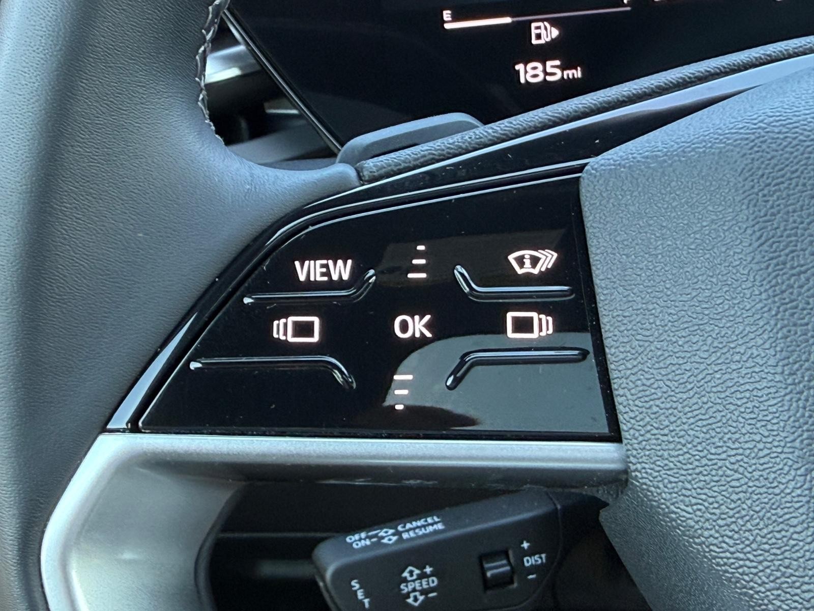 Audi Q5 Vehicle Full-screen Gallery Image 16