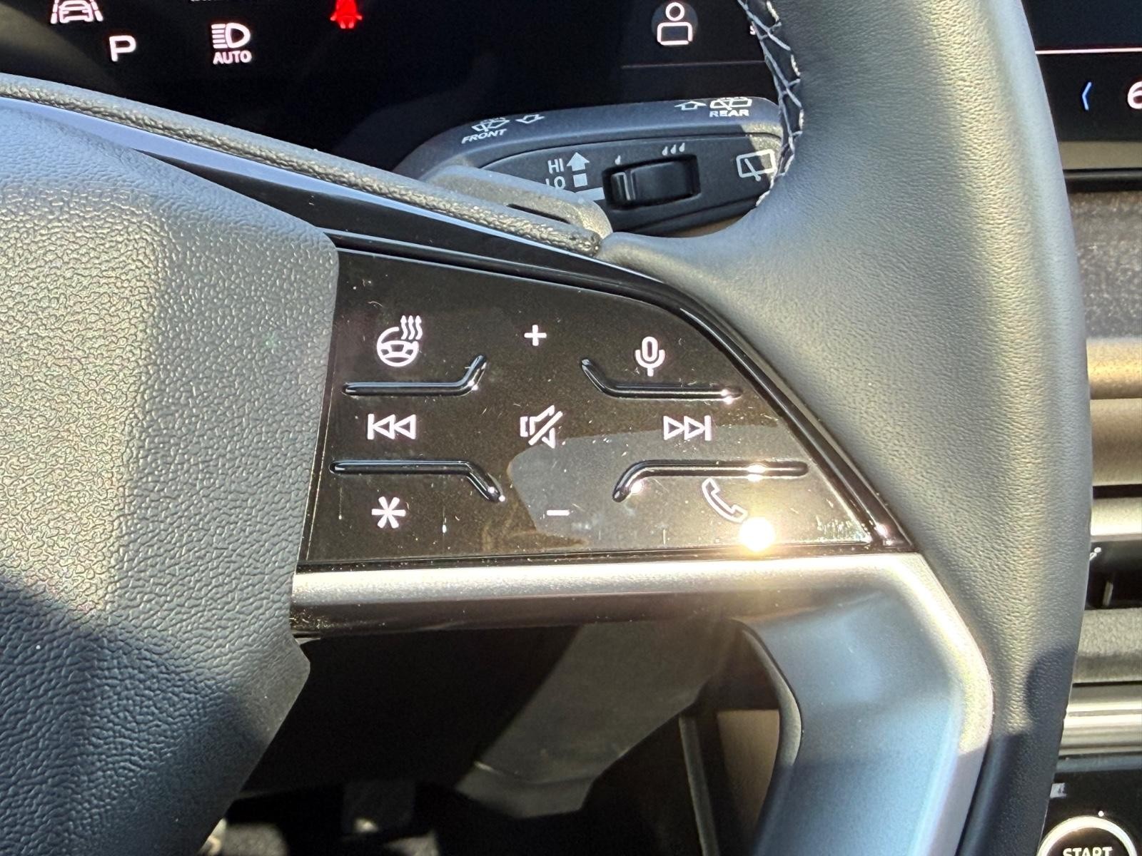 Audi Q5 Vehicle Full-screen Gallery Image 17