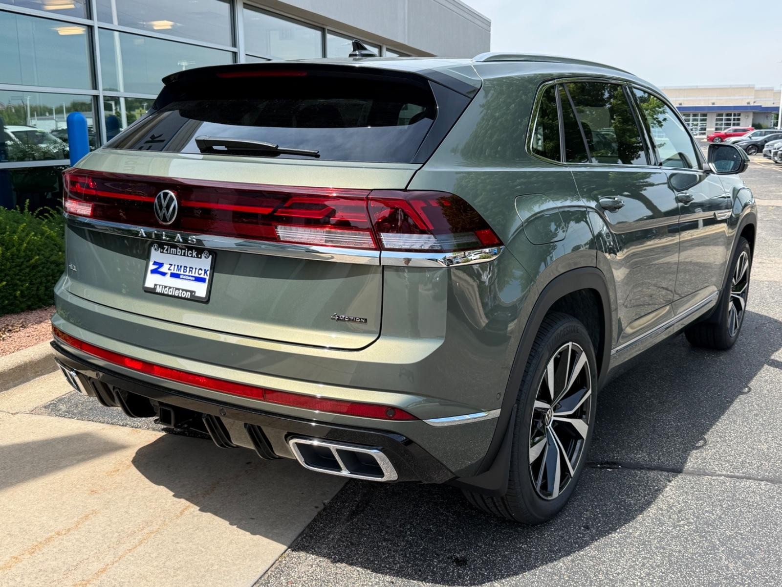 Volkswagen Atlas Cross Sport Vehicle Image 03